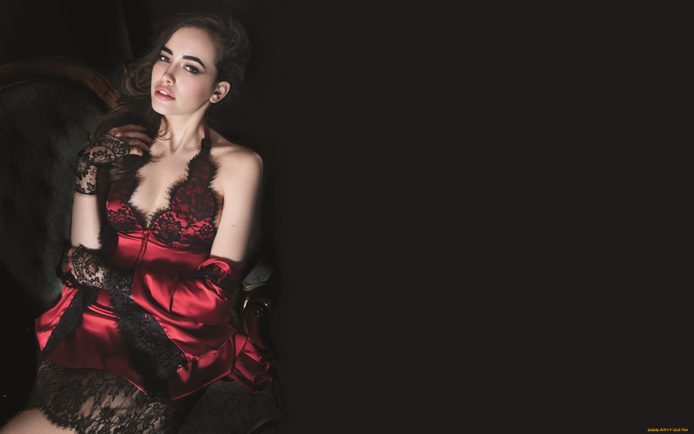 девушки, sarah, stephens, модель, шатенка, белье, кружево, шелк, кресло