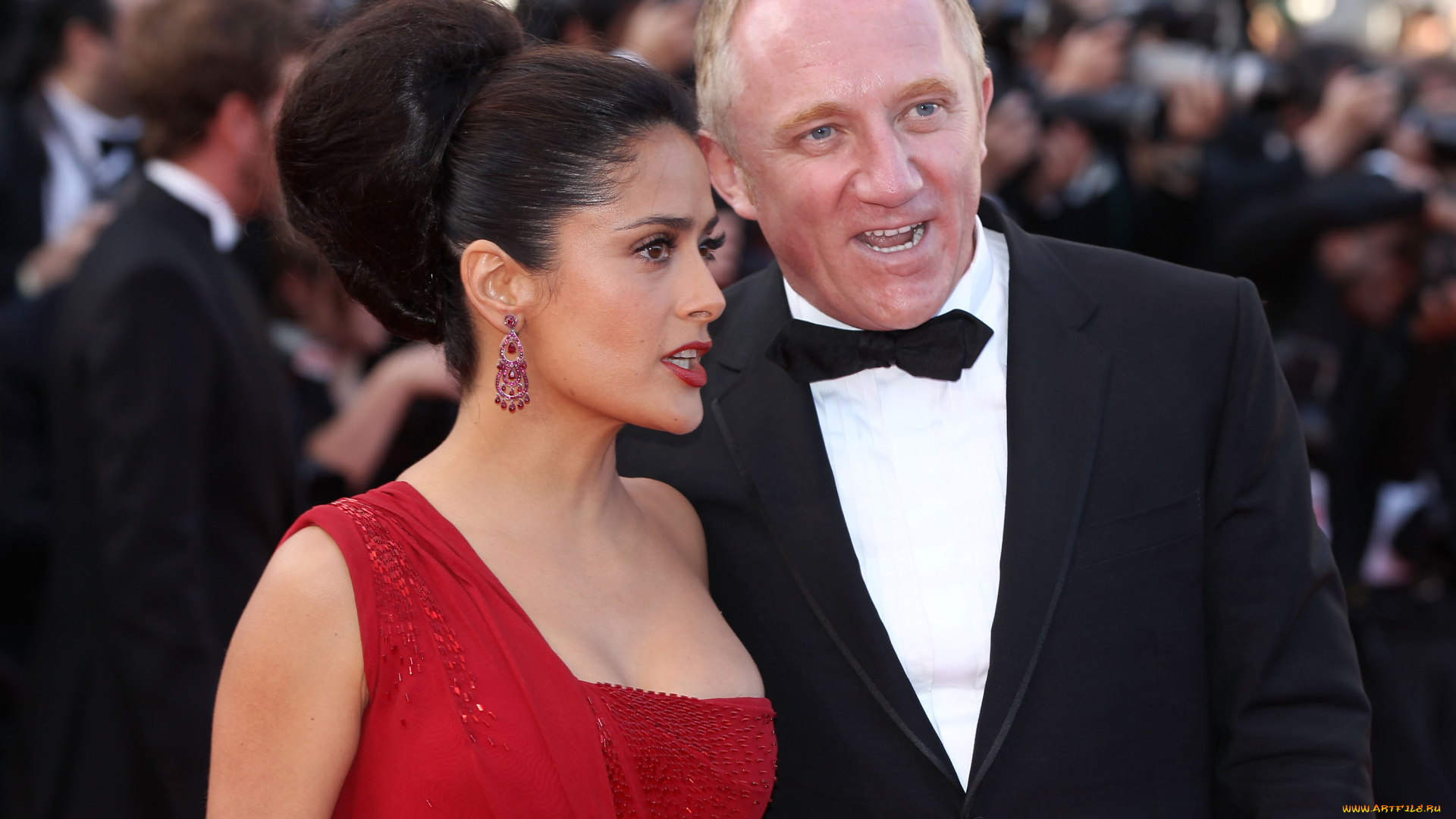 разное, знаменитости, люди, серьги, улыбка, премьера, актриса, salma, hayek