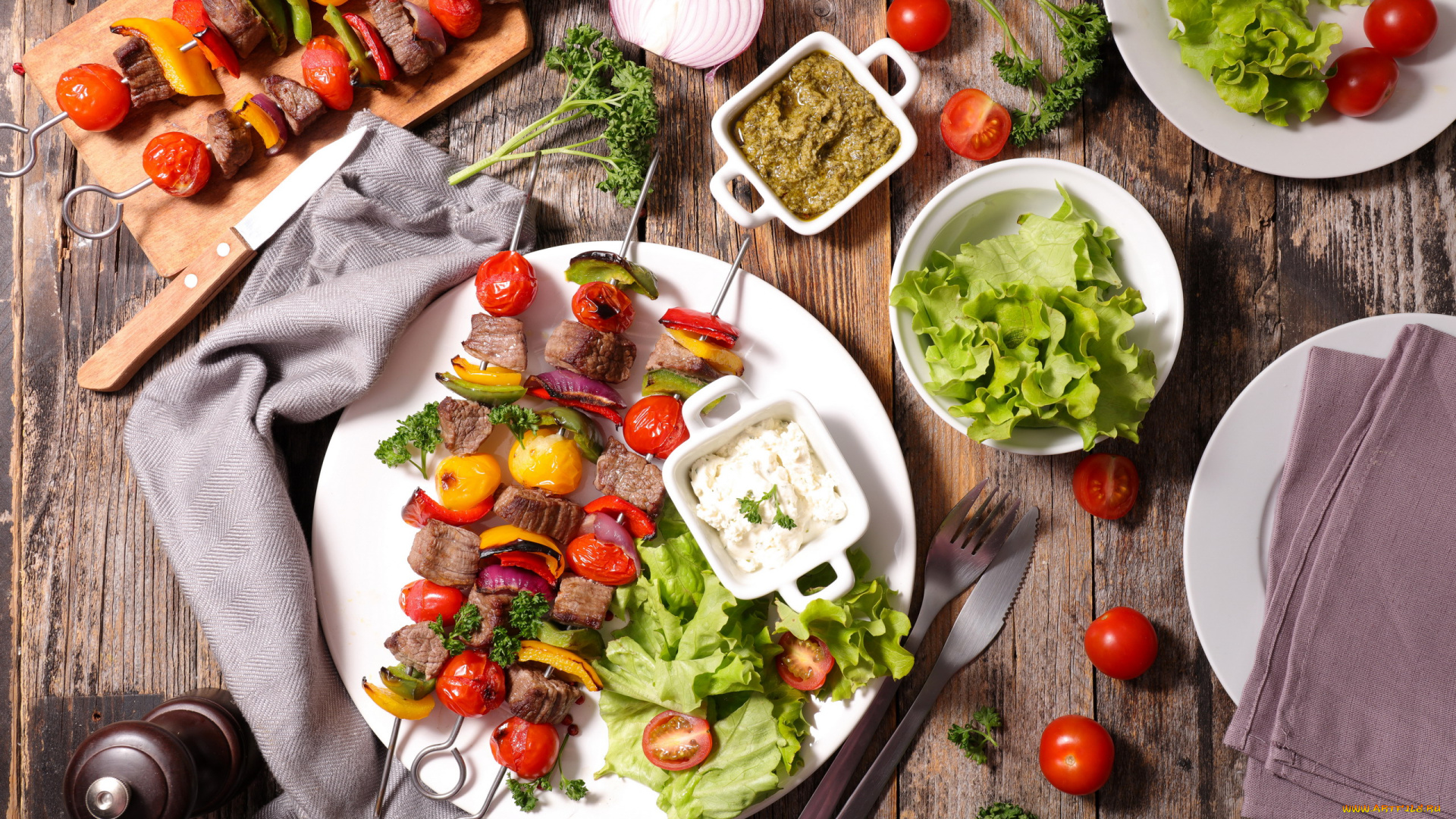 еда, шашлык, , барбекю, лук, помидоры, салат, соус