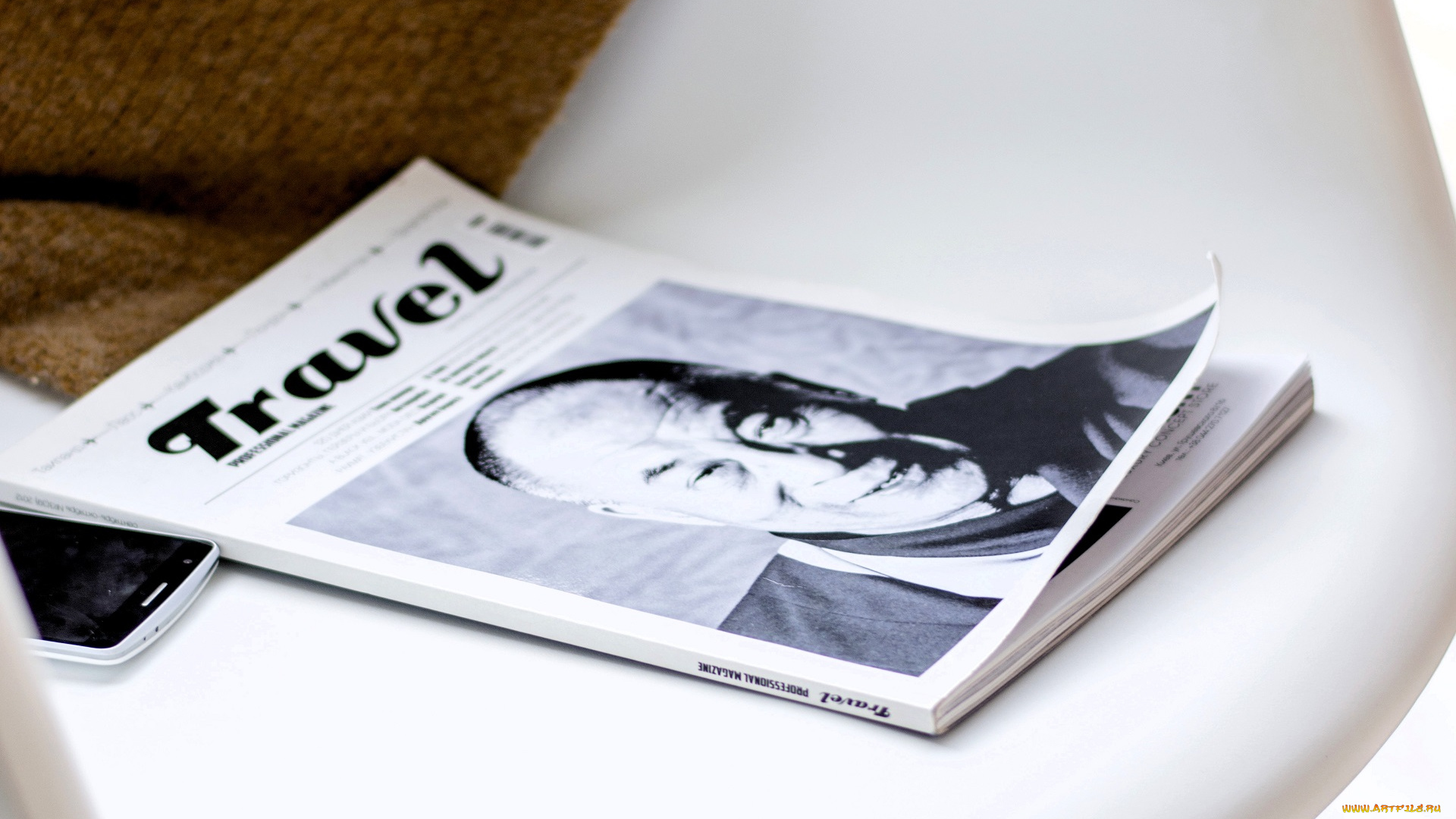 разное, канцелярия, , книги, журнал, телефон, стул