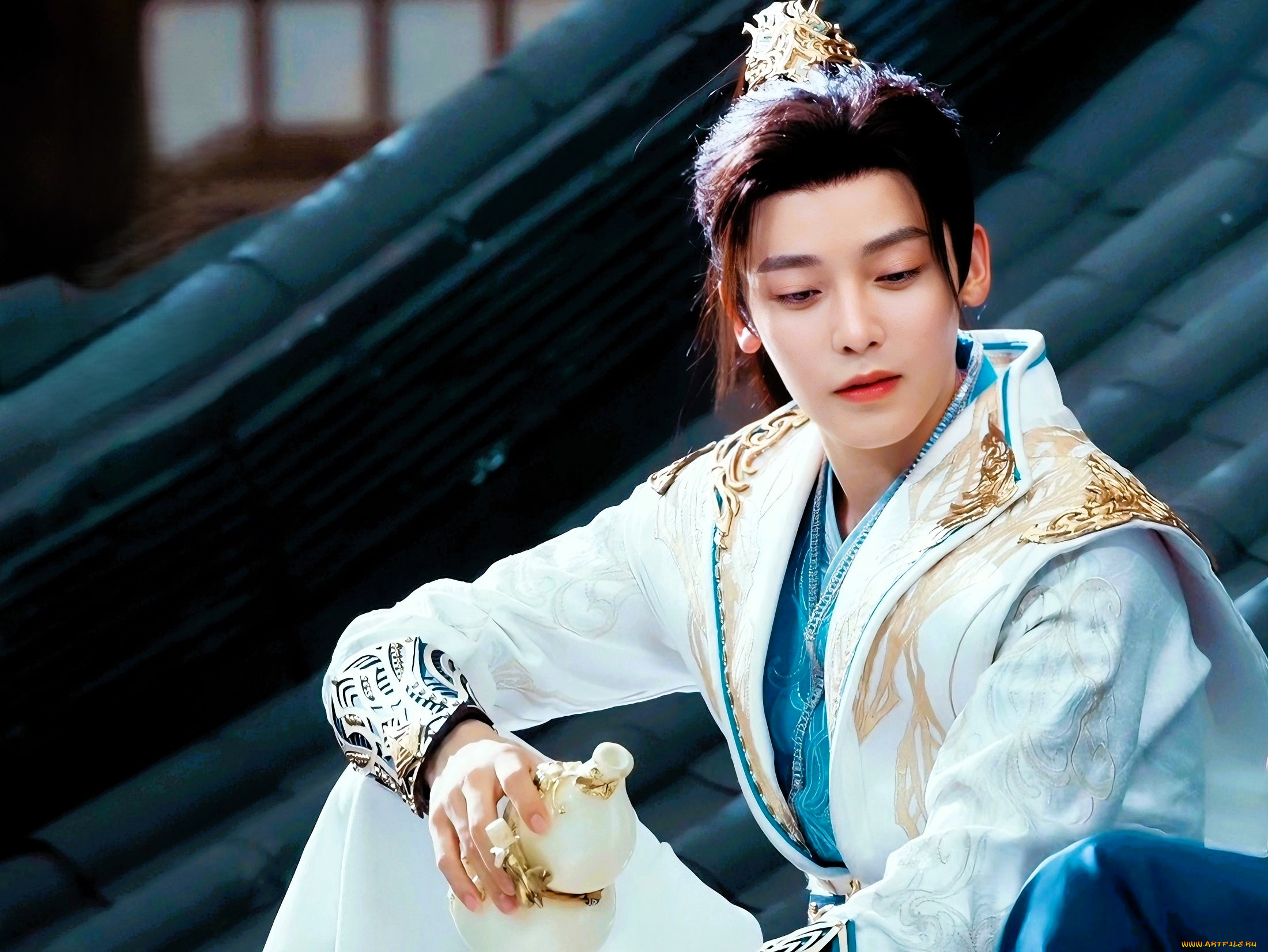 кино, фильмы, -unknown, , другое, парень, наряд, алкоголь, кувшин, крыша