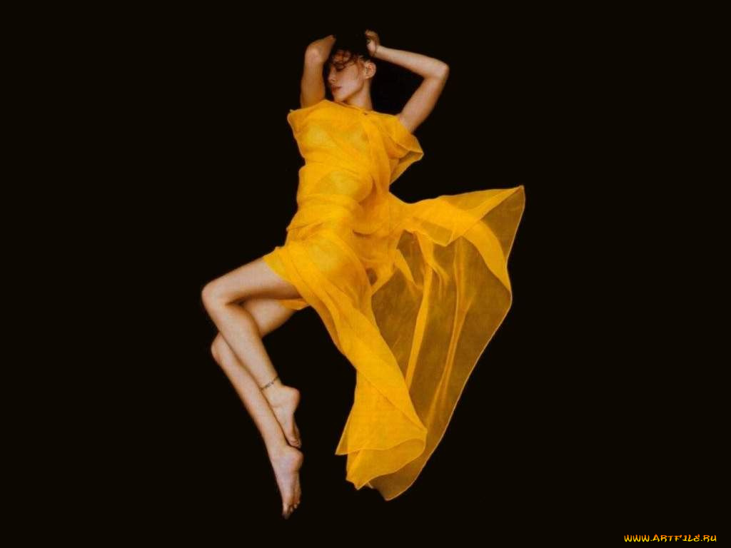 Kari, Wuhrer, девушки