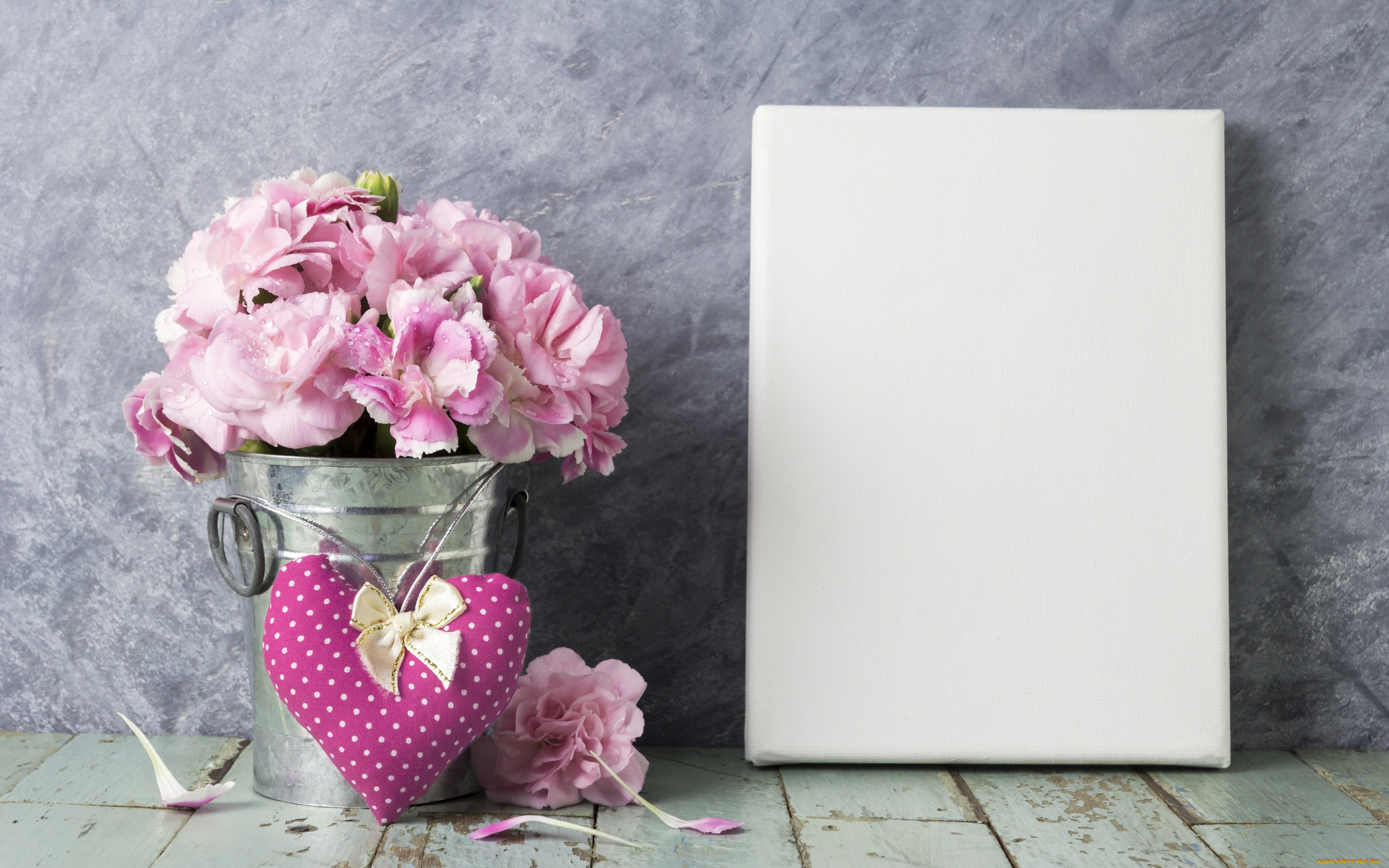 цветы, гвоздики, vintage, flowers, сердце, wood, love, heart, beautiful, розовые, любовь, ведро, romantic, pink, лепестки