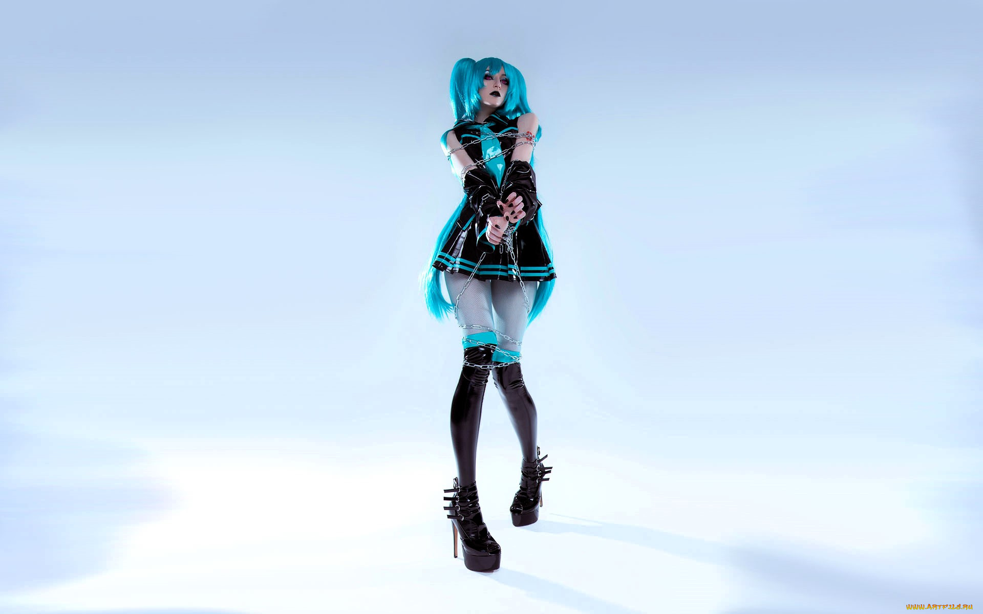 девушки, momo, образ, косплей, наряд, костюм, каблуки, шипы, цепи