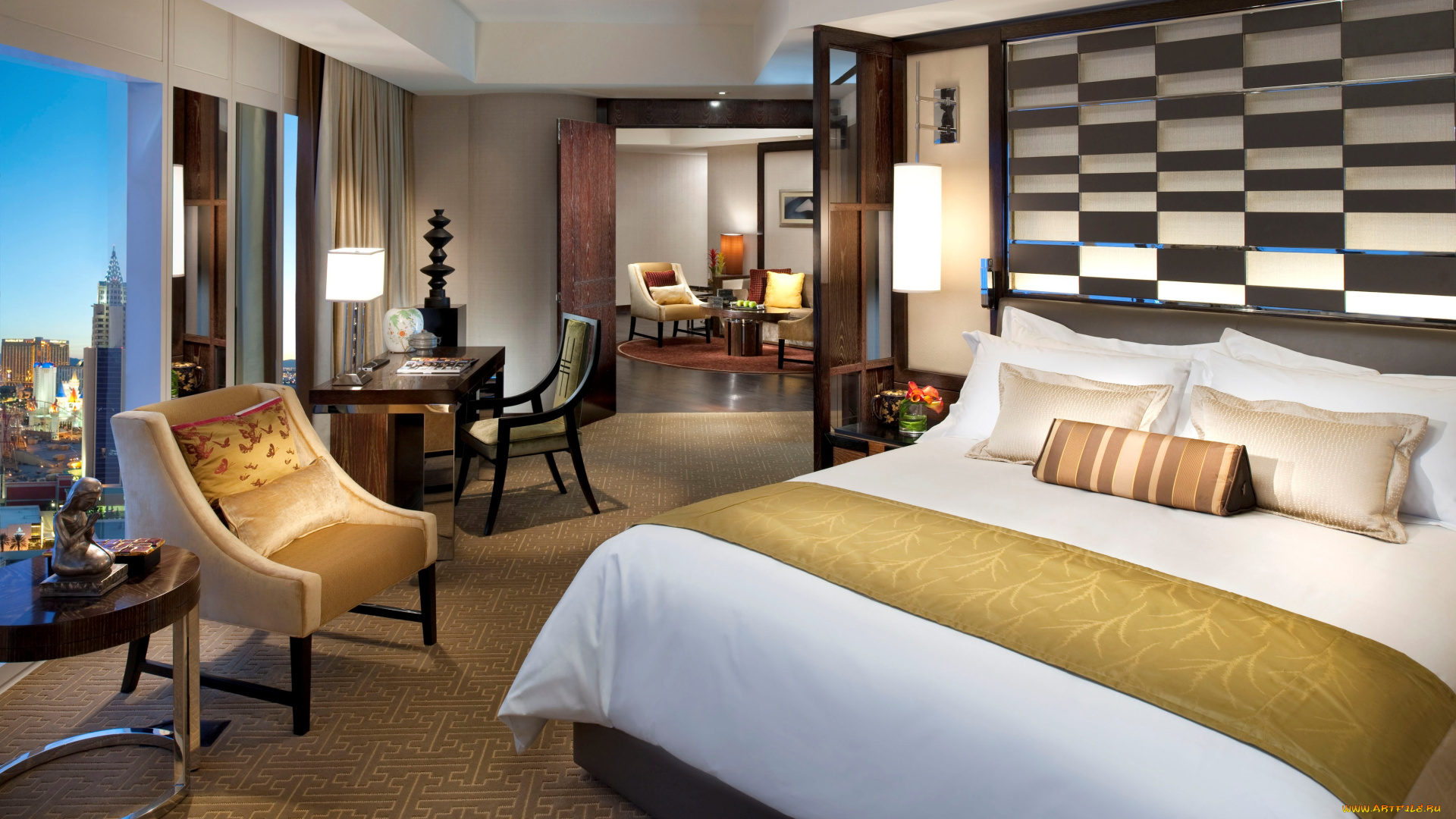 интерьер, спальня, кровать, подушки, кресло