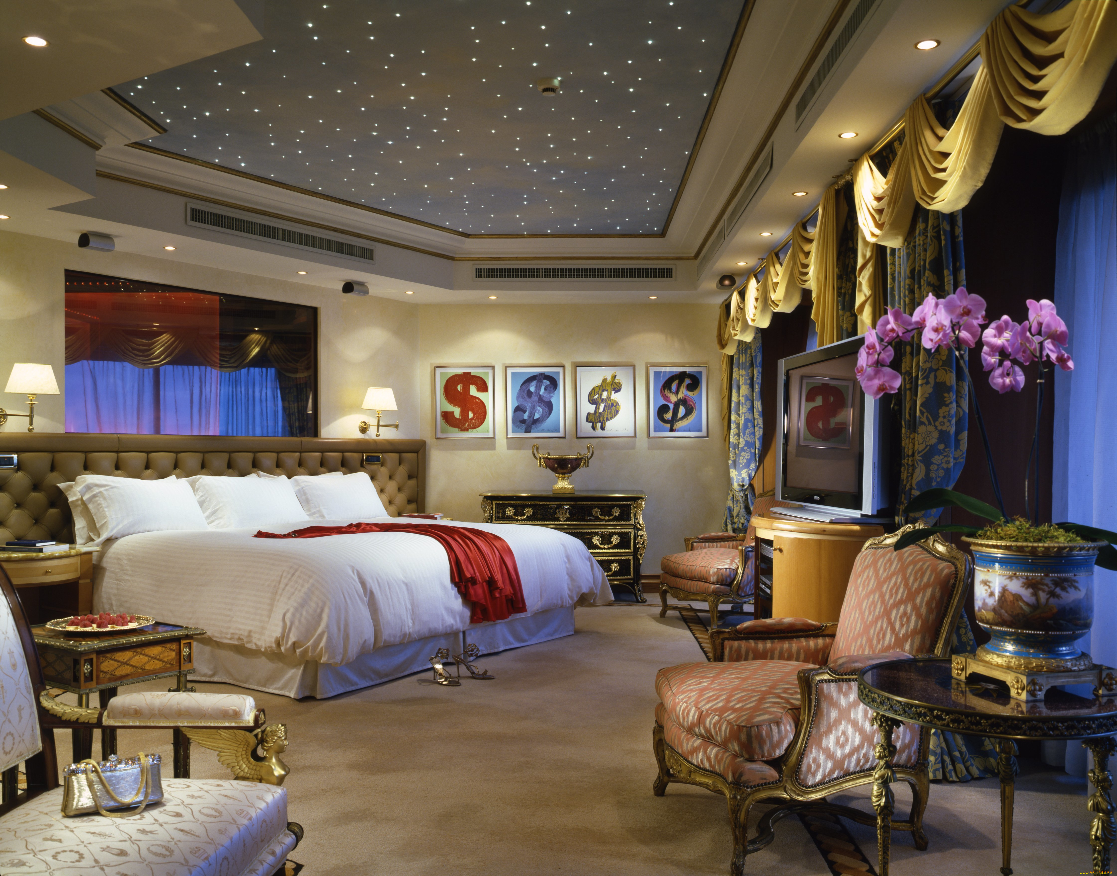 интерьер, спальня, подушки, шторы, кровать