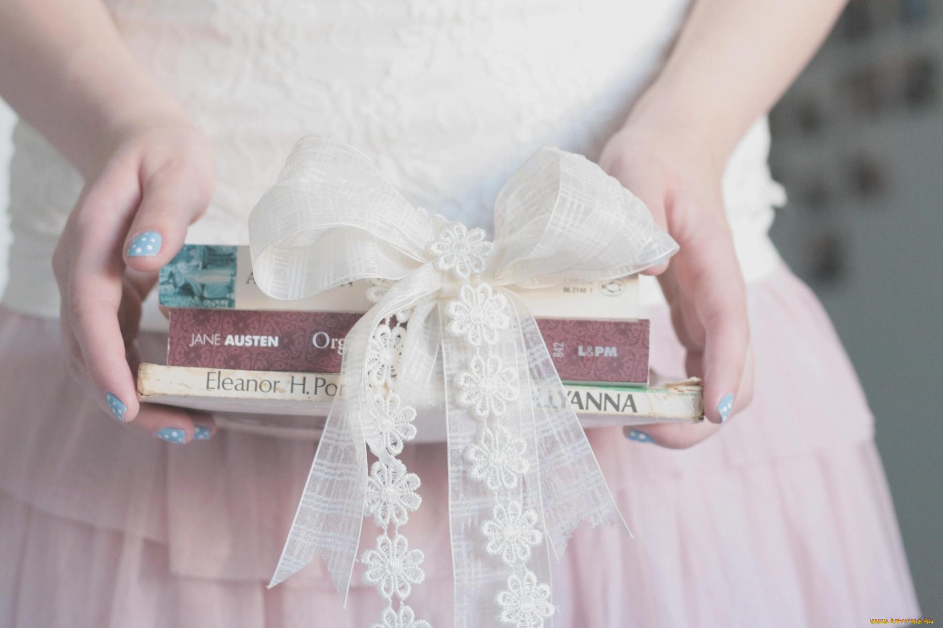 разное, руки, бант, маникюр, книги