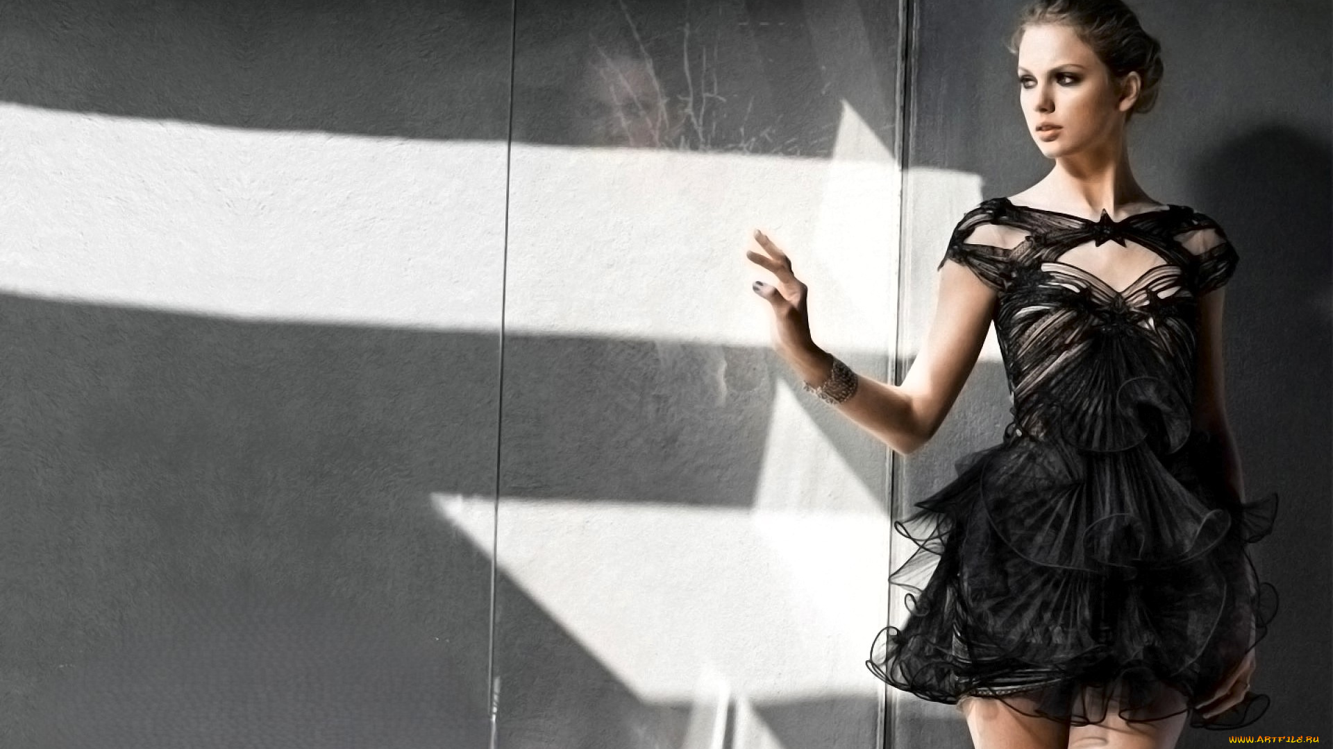 девушки, taylor, swift, шатенка, платье, стена