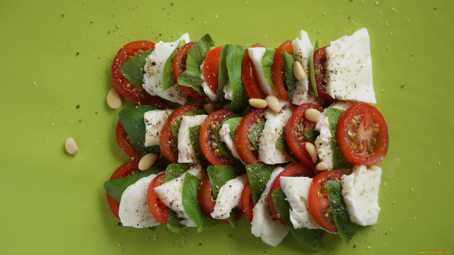 еда, салаты, , закуски, базилик, салат, помидор, орешки, сыр