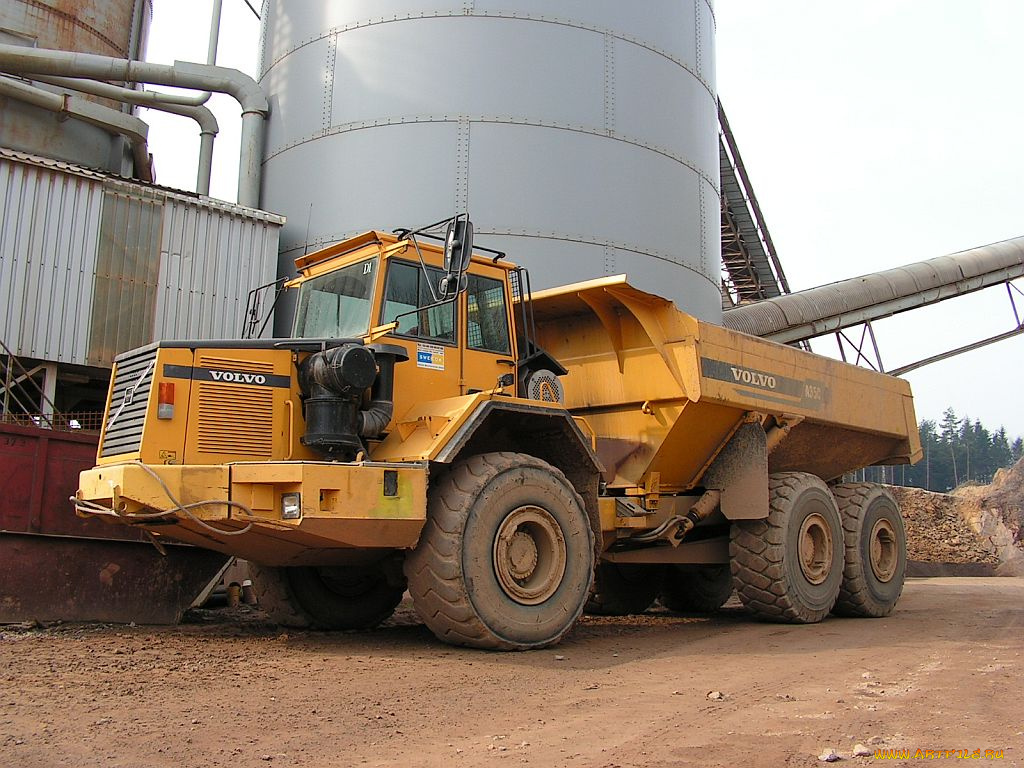 автомобили, грузовики