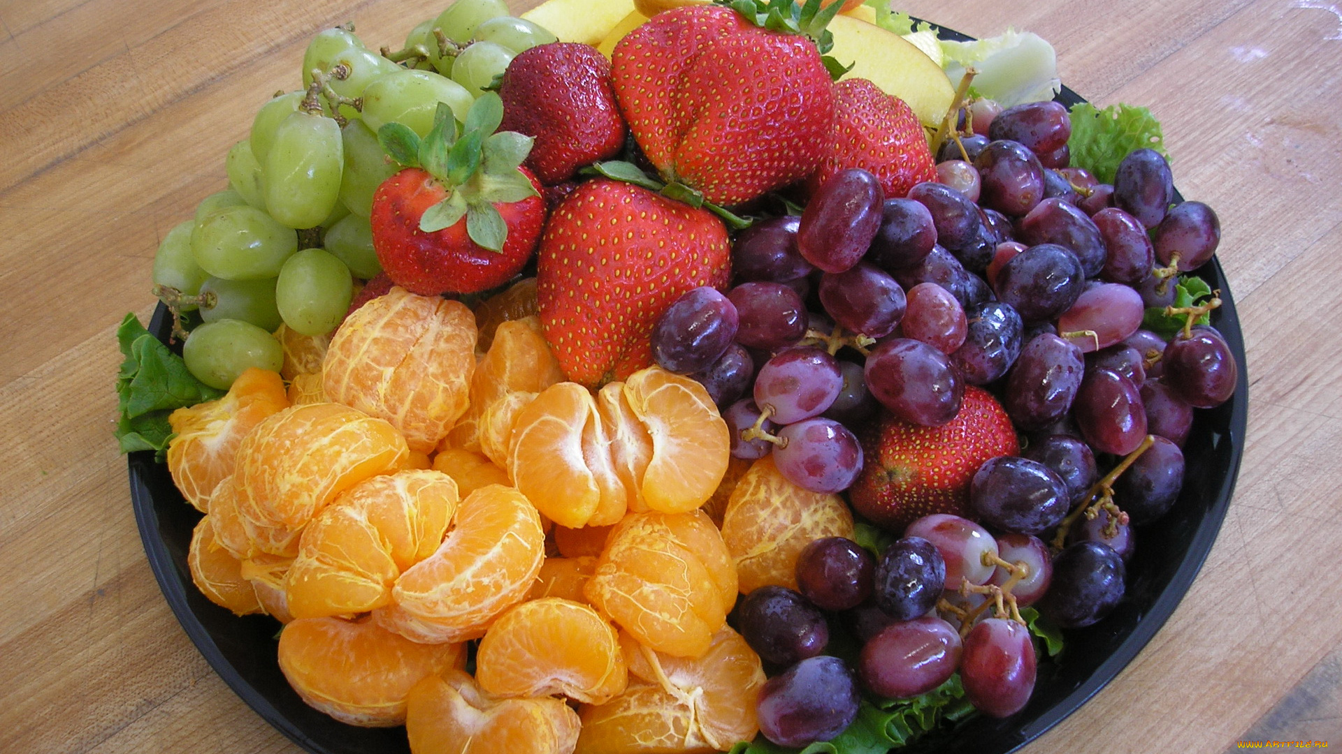 еда, фрукты, ягоды, клубника, мандарины, виноград, дыня