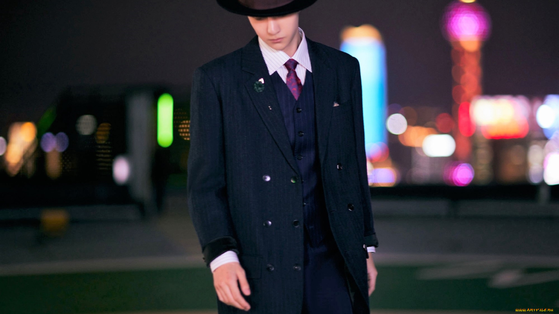 мужчины, wang, yi, bo, костюм, шляпа, город, огни