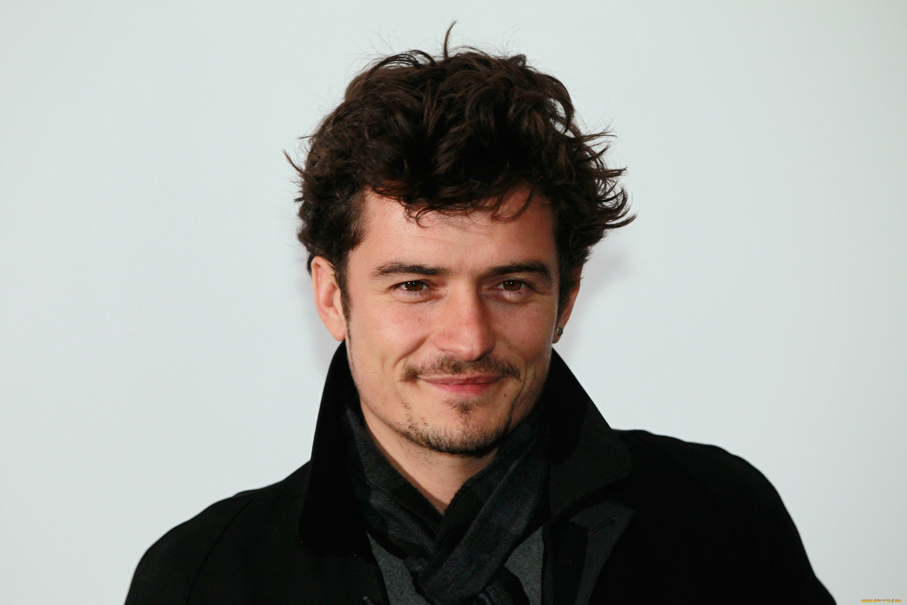 мужчины, orlando, bloom, актер, лицо, улыбка, шарф, пальто
