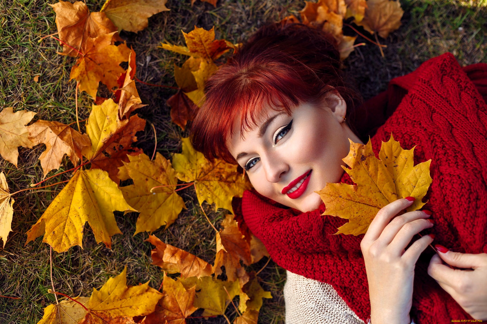 девушки, -, рыжеволосые, и, разноцветные, рыжая, свитер, листья, кленовые, осень, трава, лужайка