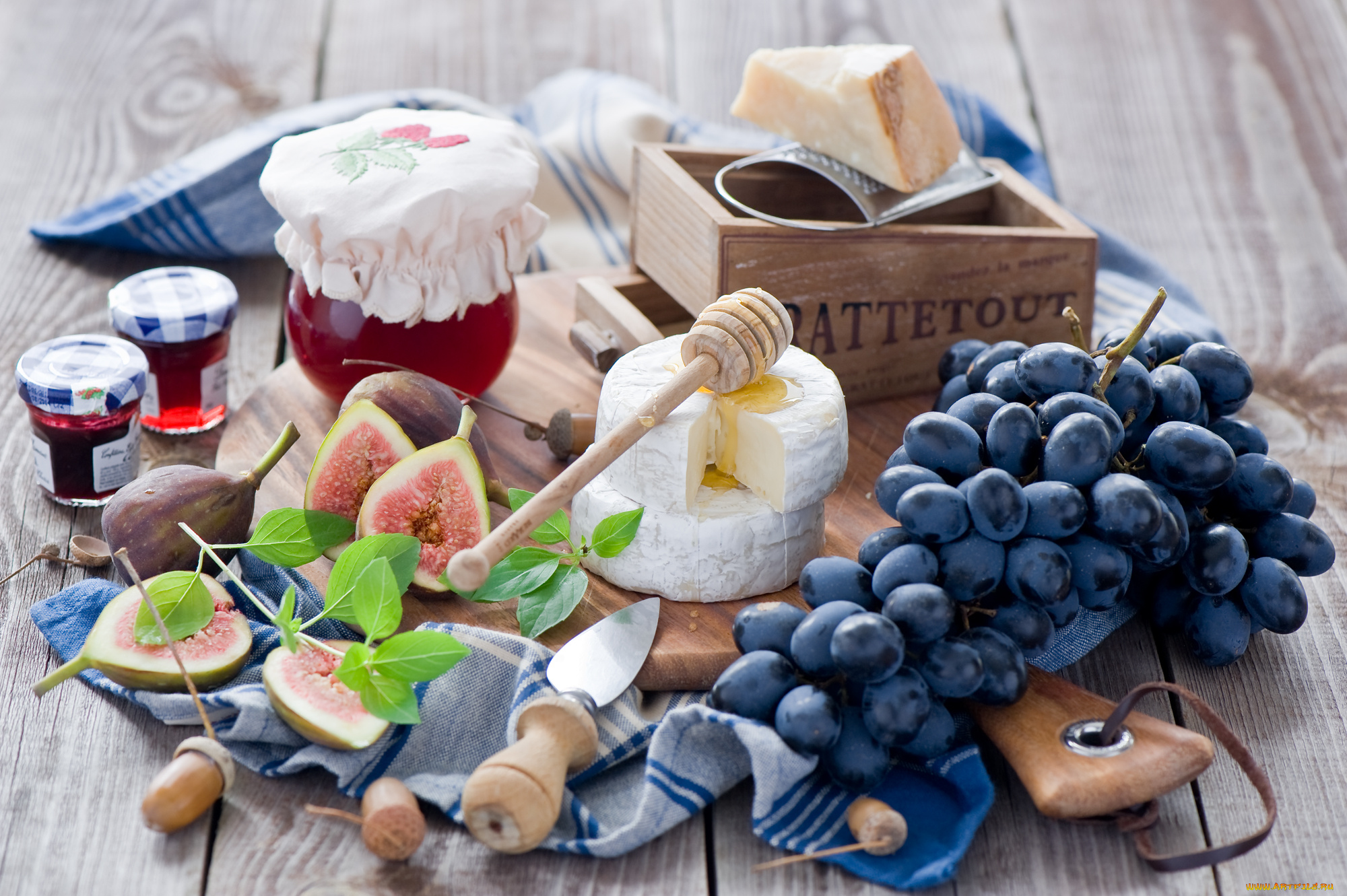 еда, разное, виноград, инжир, сыр