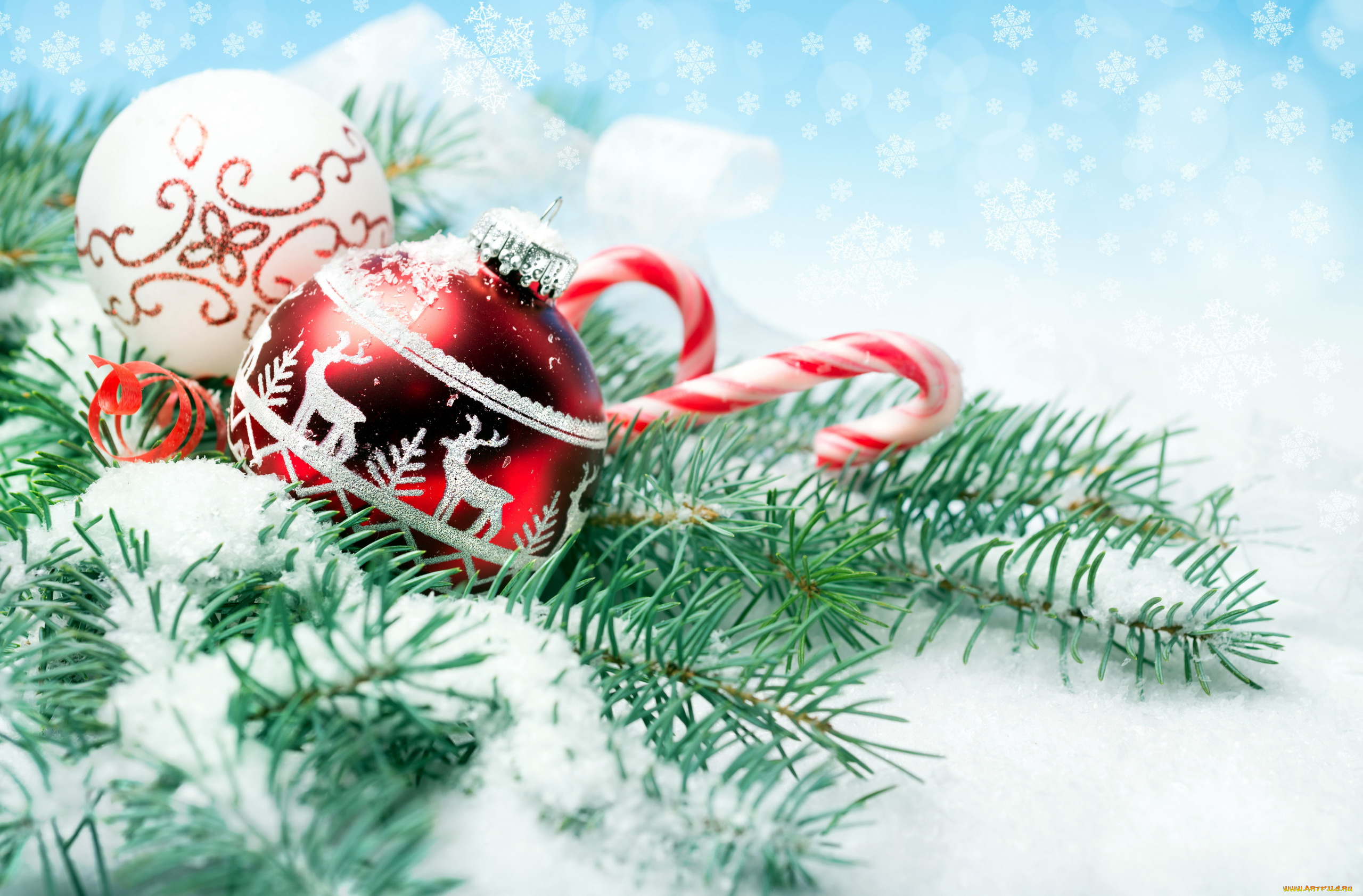 праздничные, шарики, снег, ветка