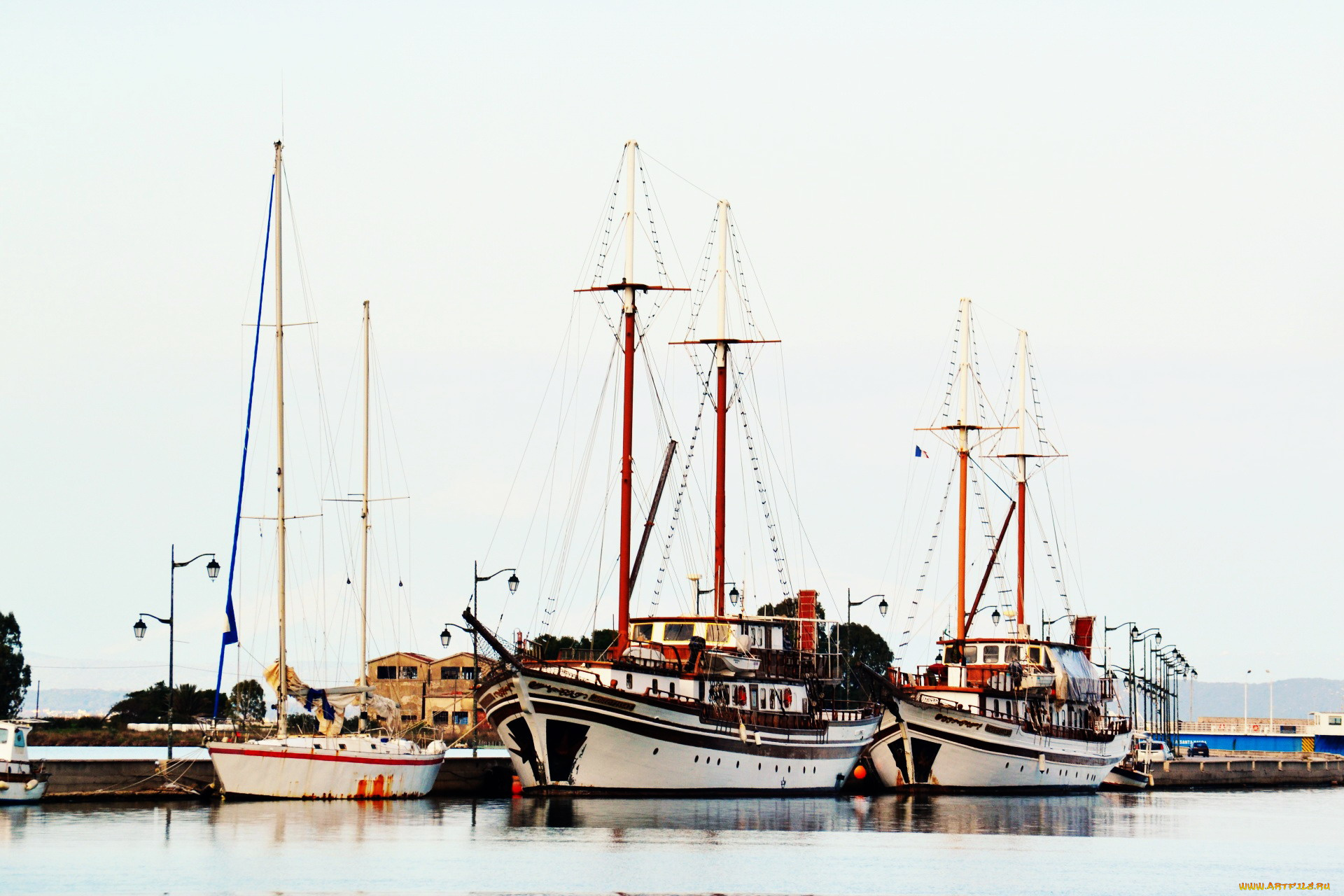 корабли, разные, вместе, причал