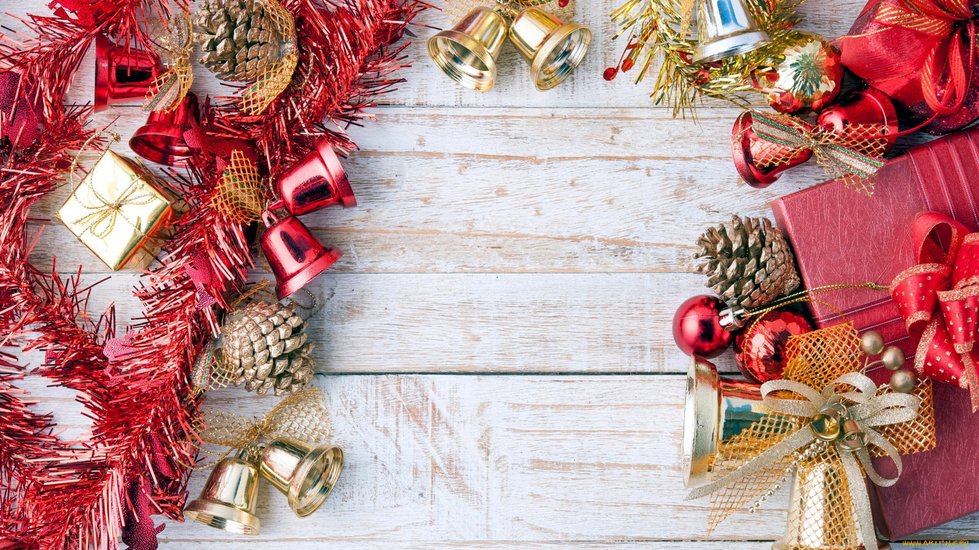 праздничные, колокольчики, мишура, шишки