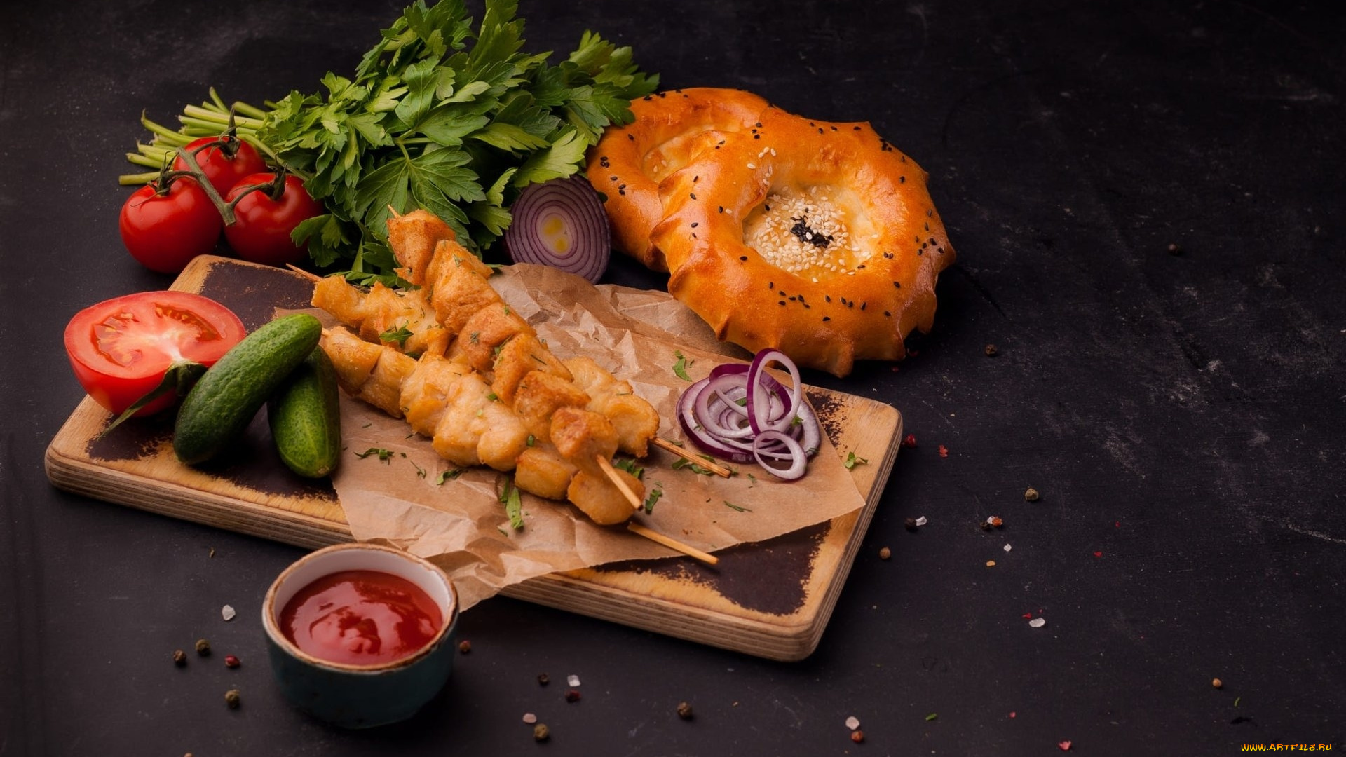 еда, шашлык, , барбекю, помидоры, соус, петрушка, огурец