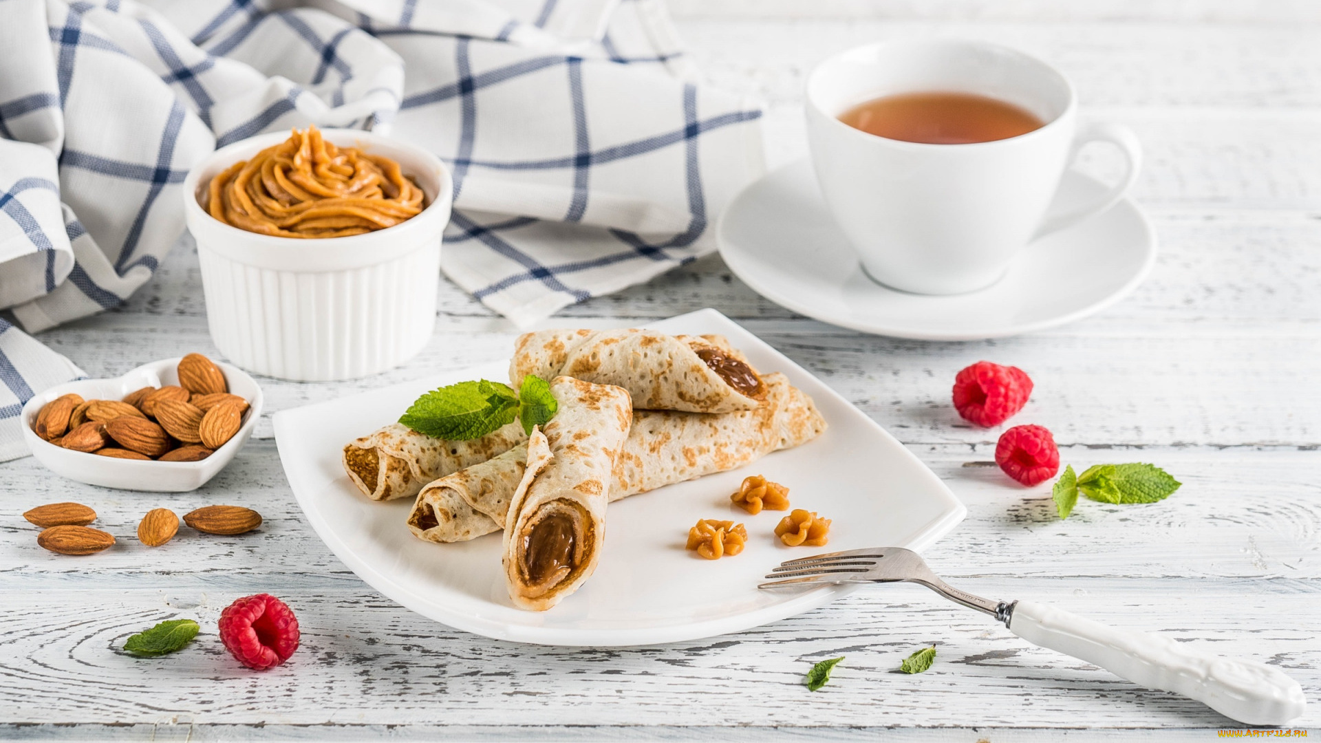 еда, блины, , оладьи, десерт, блинчики, орехи, миндаль, малина