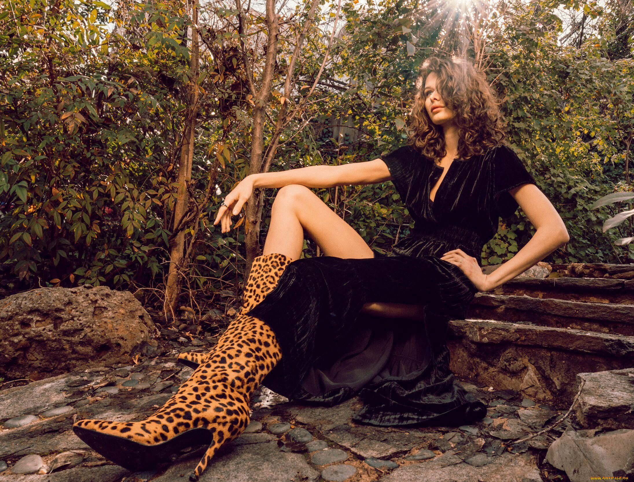 красивая, девушка, девушки, -, брюнетки, , шатенки, девушка, женщина, шатенка, темноволосая, сексуальная, модель, звезда, позирует, разная, обувь, верхняя, стильная, одежда, нижнее, эротическое, бельё, трусы, лифчик, колготки, чулки, аксессуары, макияж, и, множество, элементов, на, фотографии