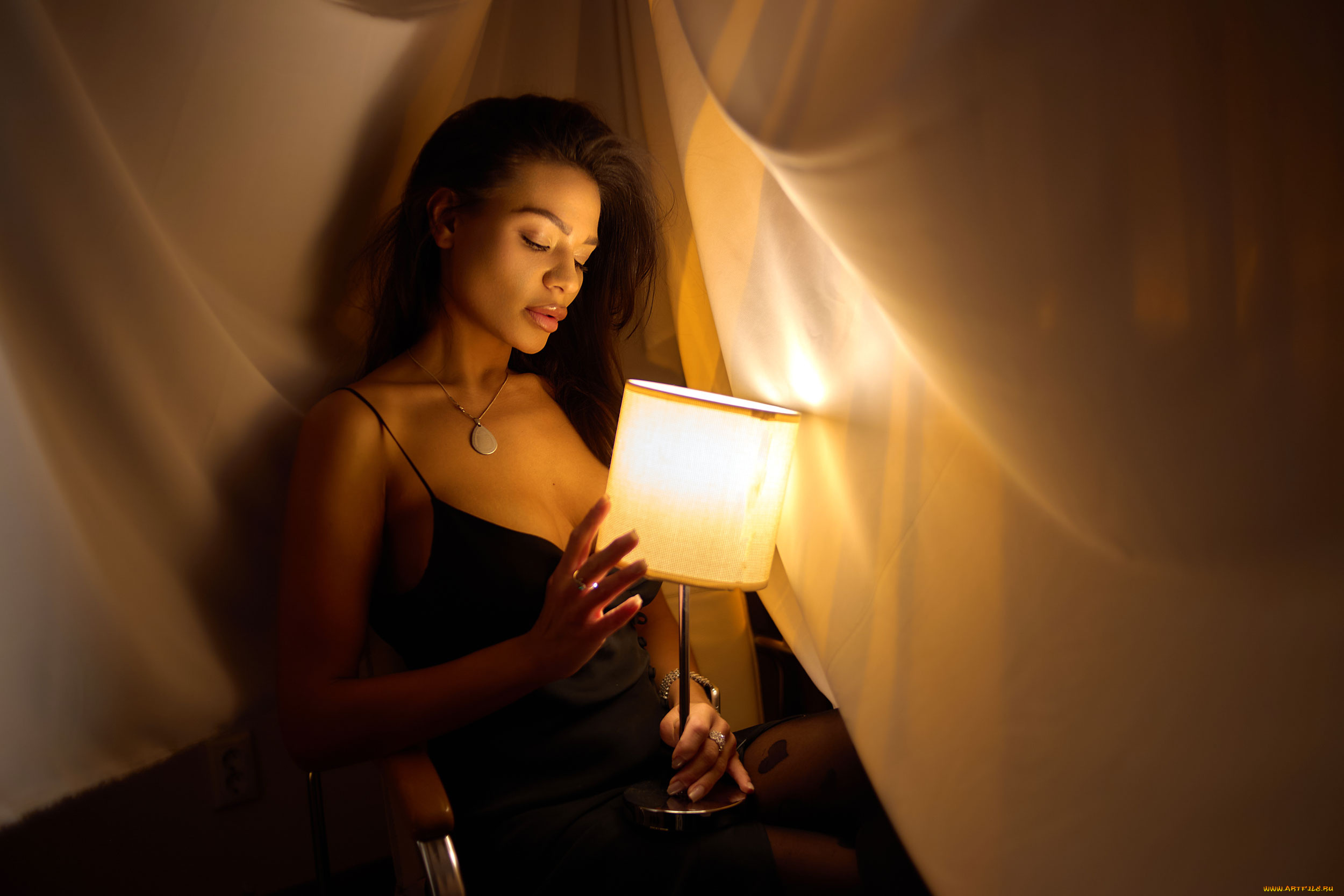 красивая, девушка, девушки, -, брюнетки, , шатенки, девушка, женщина, брюнетка, темноволосая, сексуальная, модель, звезда, позирует, разная, обувь, верхняя, стильная, одежда, нижнее, эротическое, бельё, трусы, лифчик, колготки, чулки, аксессуары, макияж, и, множество, элементов, на, фотографии