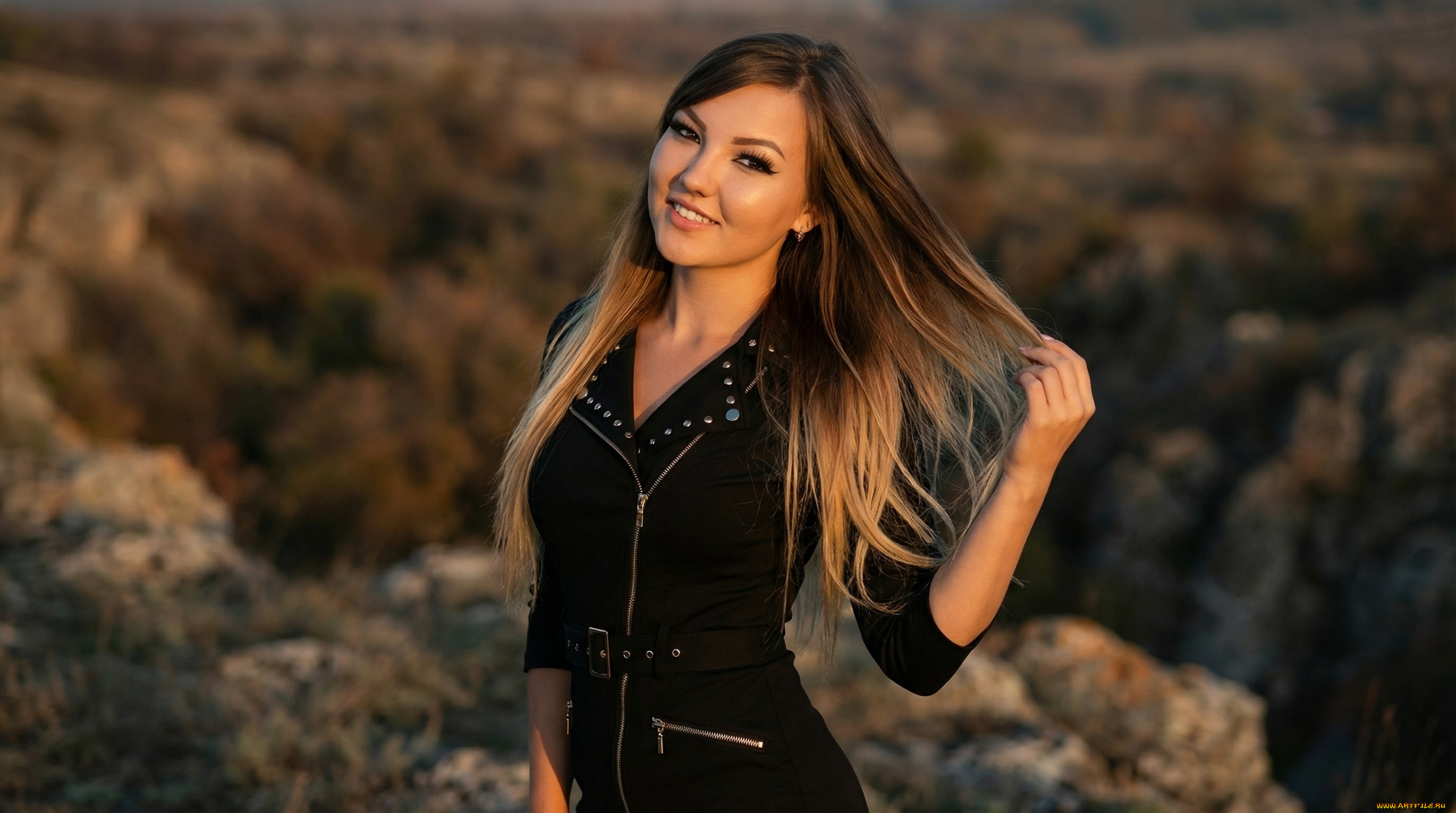 красивая, девушка, девушки, -, лица, , портреты, девушка, женщина, шатенка, темноволосая, сексуальная, модель, звезда, позирует, разная, обувь, верхняя, стильная, одежда, нижнее, эротическое, бельё, трусы, лифчик, колготки, чулки, аксессуары, макияж, и, множество, элементов, на, фотографии