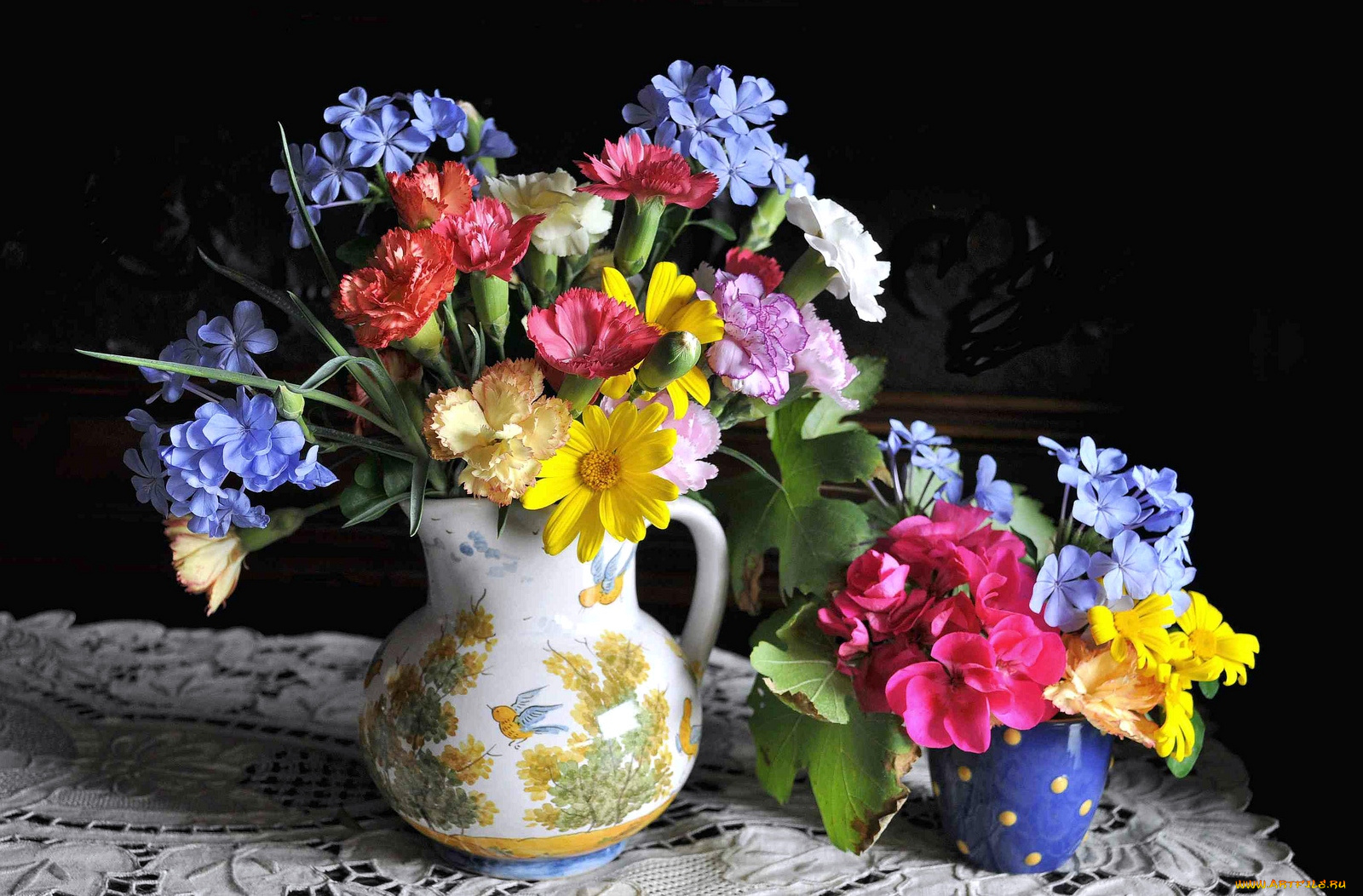 цветы, букеты, композиции, герань, гвоздики, плюмбаго, кувшин