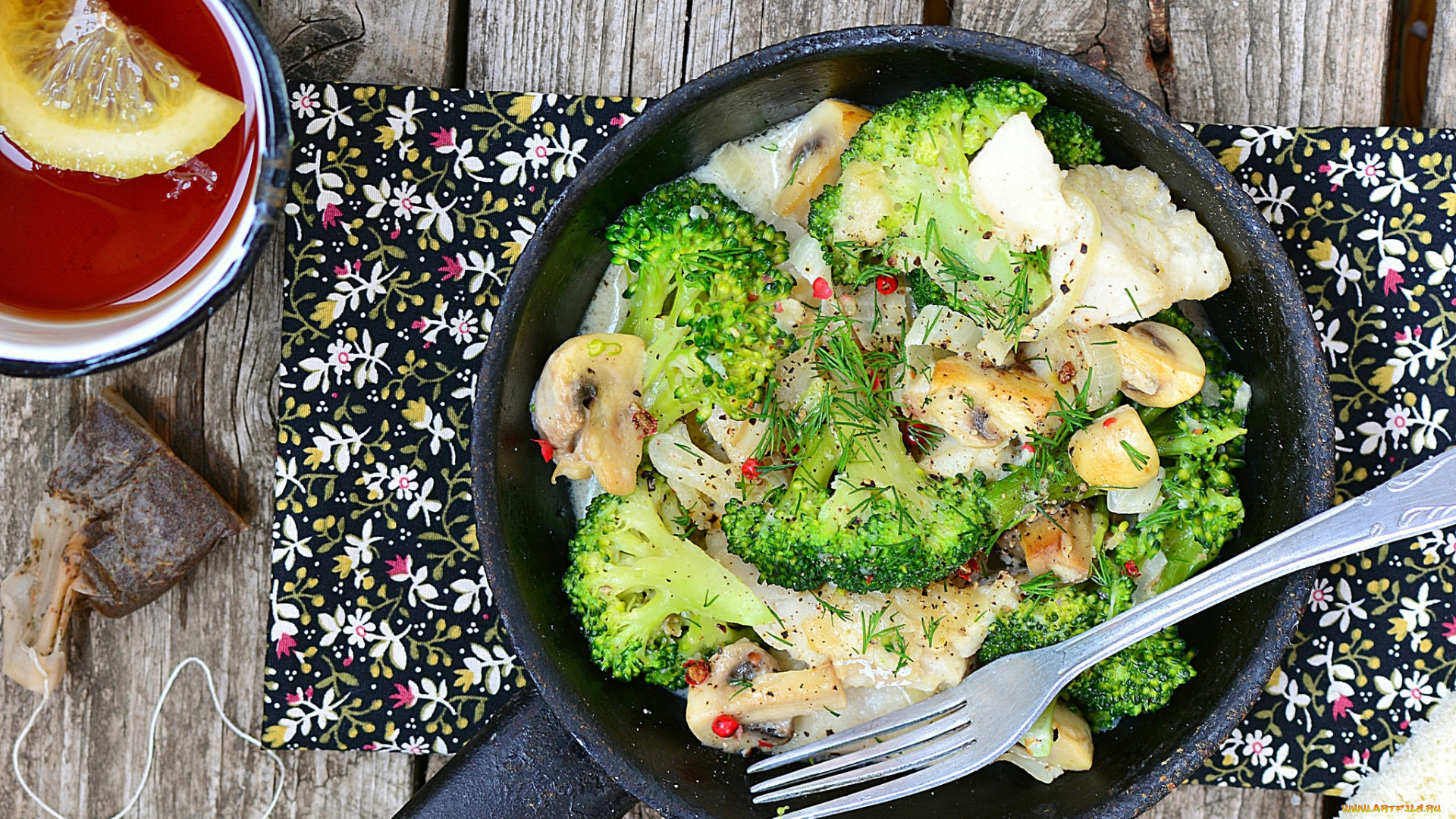 еда, вторые, блюда, чай, сковорода, грибы, брокколи