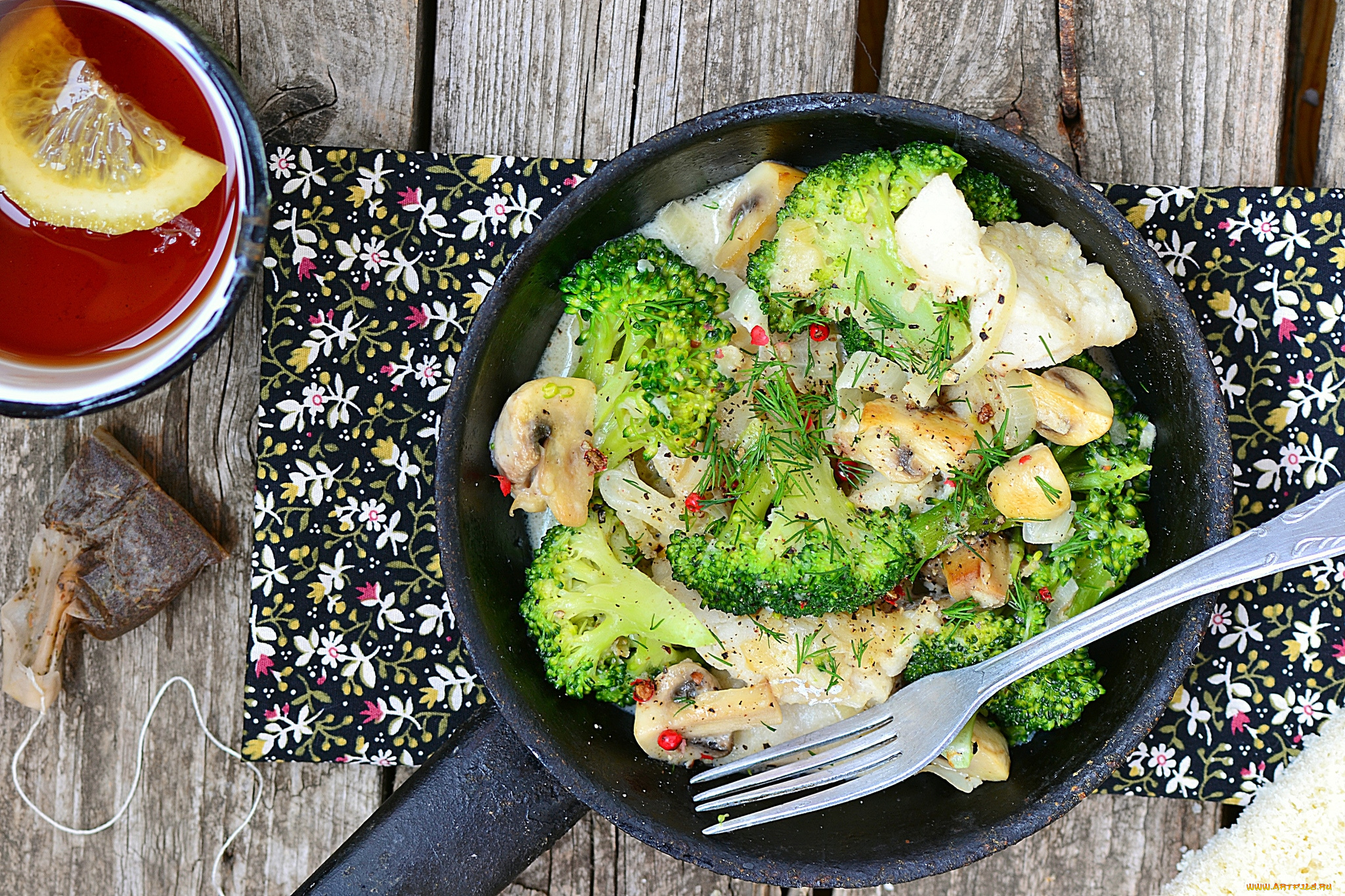 еда, вторые, блюда, чай, сковорода, грибы, брокколи