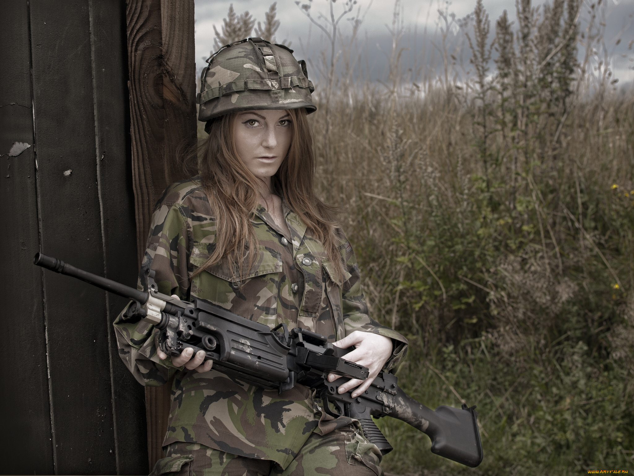 девушки, -unsort, , девушки, с, оружием, оружие, автомят, камуфляж, каска