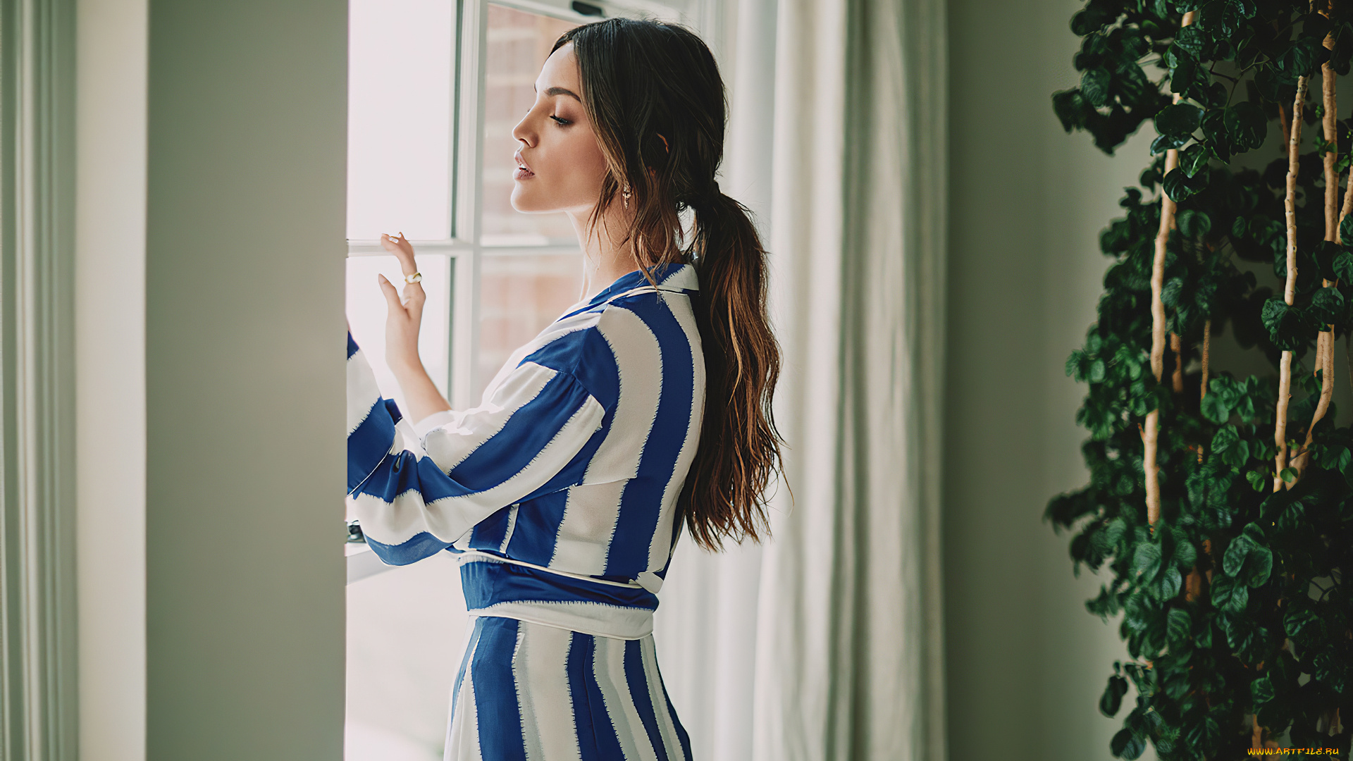 eiza, gonzalez, , nexos, magazine, 2020, девушки, nexos, magazine, 2020, эйса, гонсалес, халат, мексиканская, актриса, окно, певица