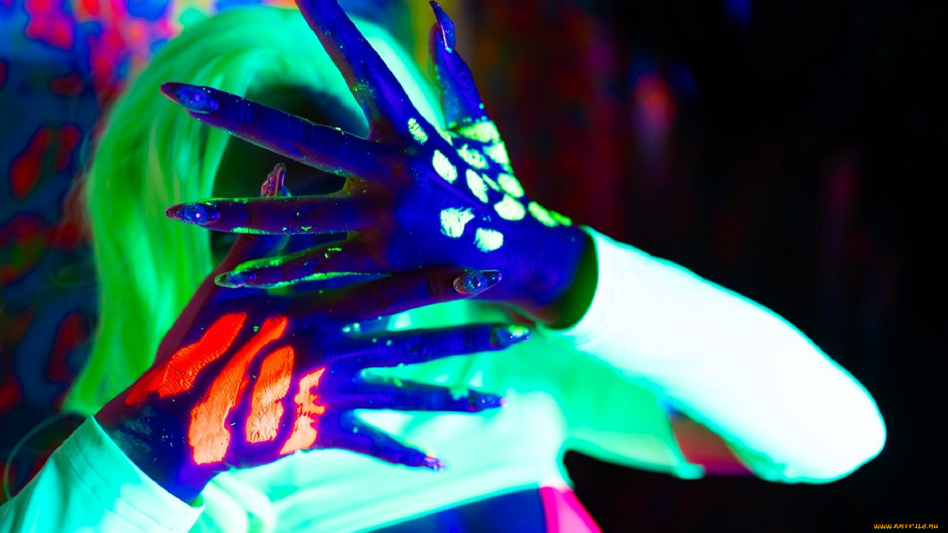 девушки, nonsummerjack, зеленые, волосы, купальник, неон, граффити, коридор, топ