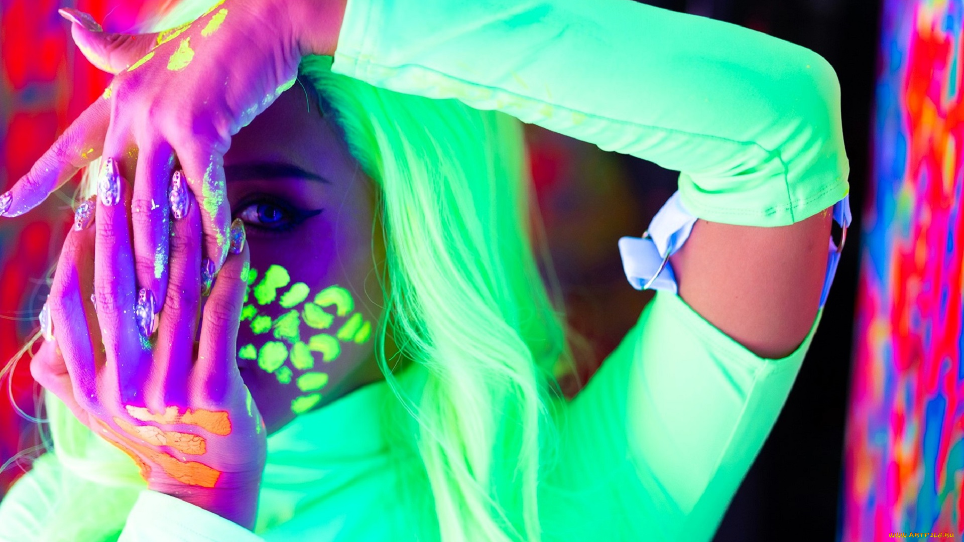 девушки, nonsummerjack, зеленые, волосы, купальник, неон, граффити, коридор, топ