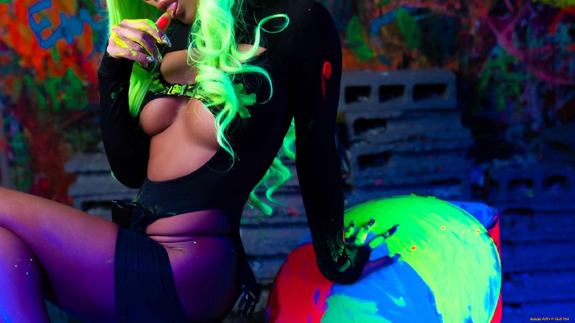 девушки, nonsummerjack, зеленые, волосы, наряд, неон, граффити, коридор