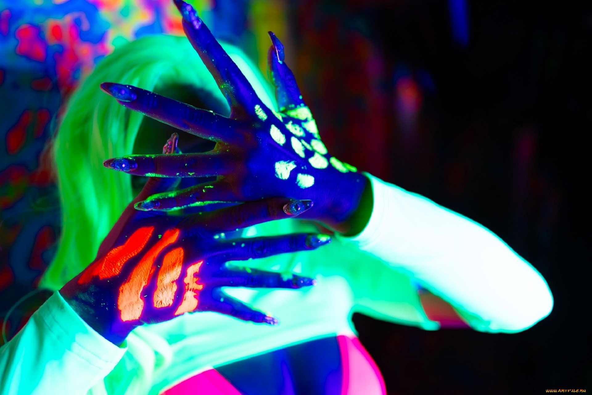 девушки, nonsummerjack, зеленые, волосы, купальник, неон, граффити, коридор, топ