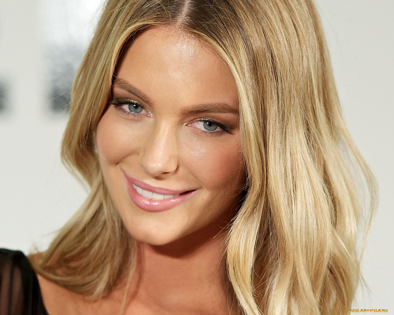 Jennifer, Hawkins, девушки