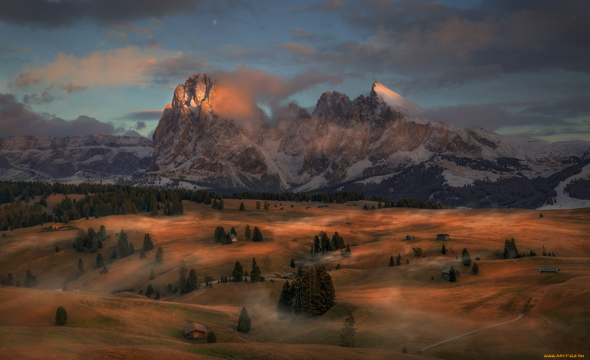 природа, горы, дымка, облака, утро, туман, деревья, луна, вечер