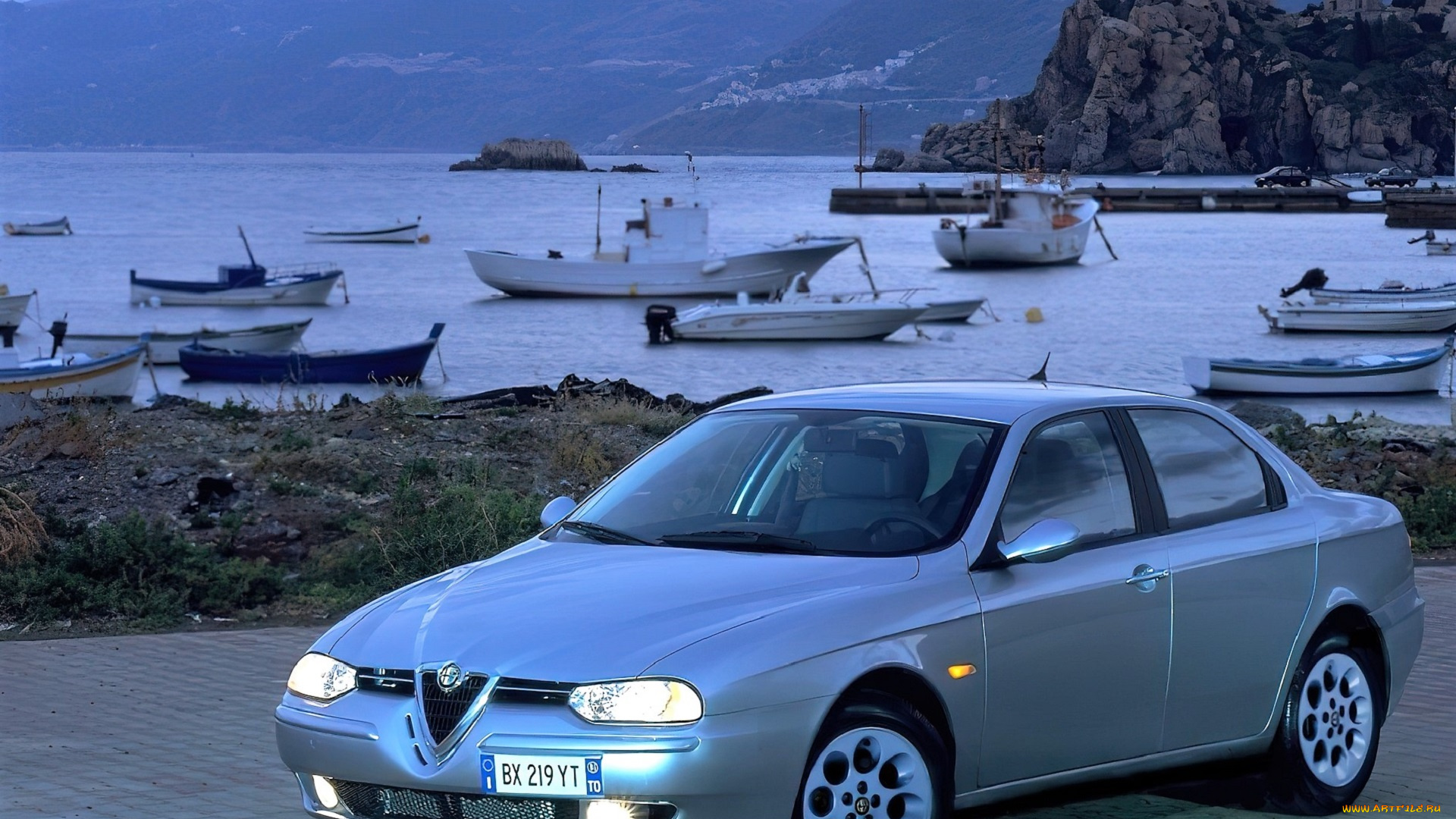alfa, romeo, 156, автомобили, alfa, romeo, серебристый, берег, лодки, скалы, бухта