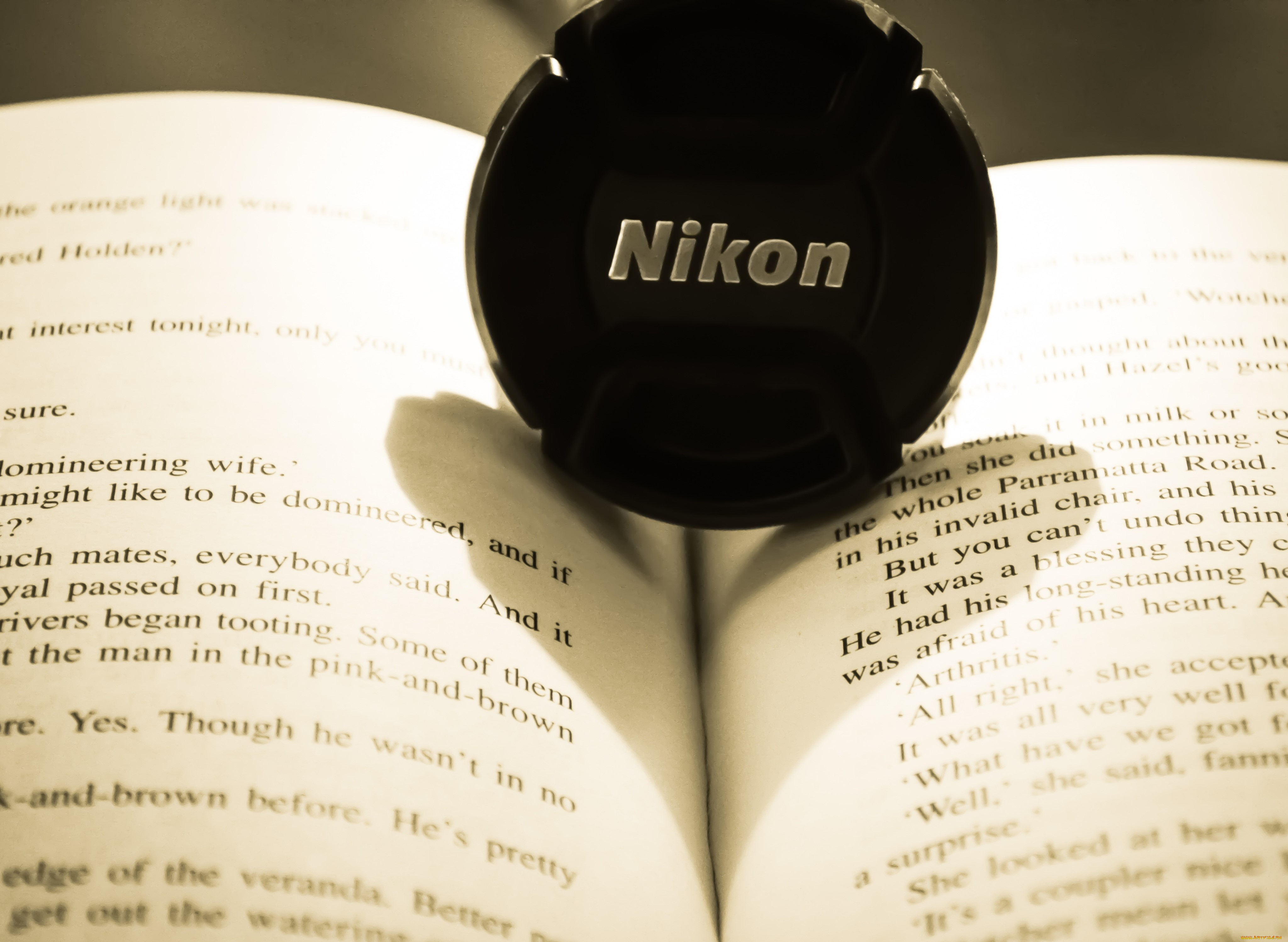 бренды, nikon, книга, крышка