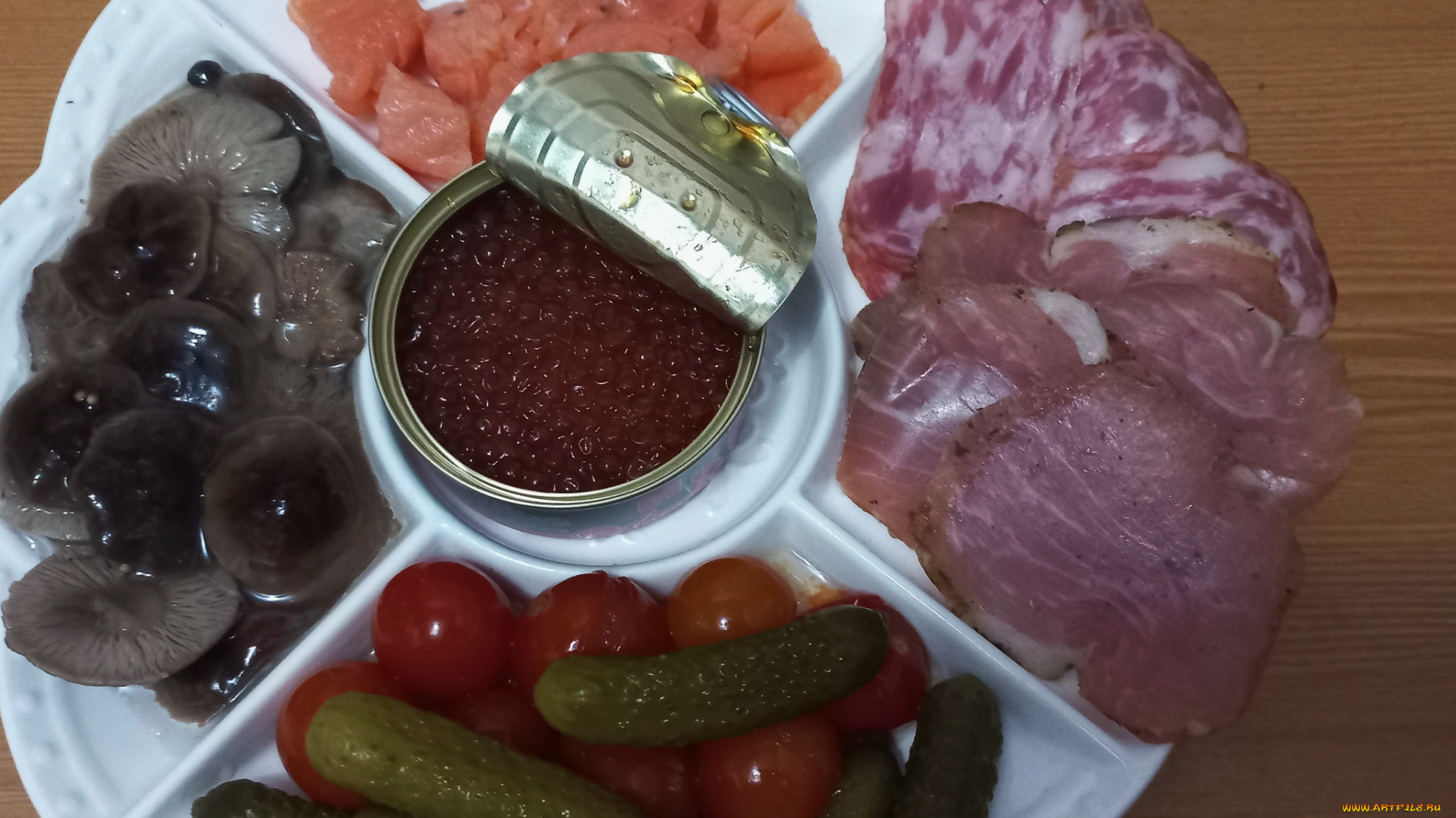 еда, разное, икра, ветчина, грибы, огурцы, помидоры