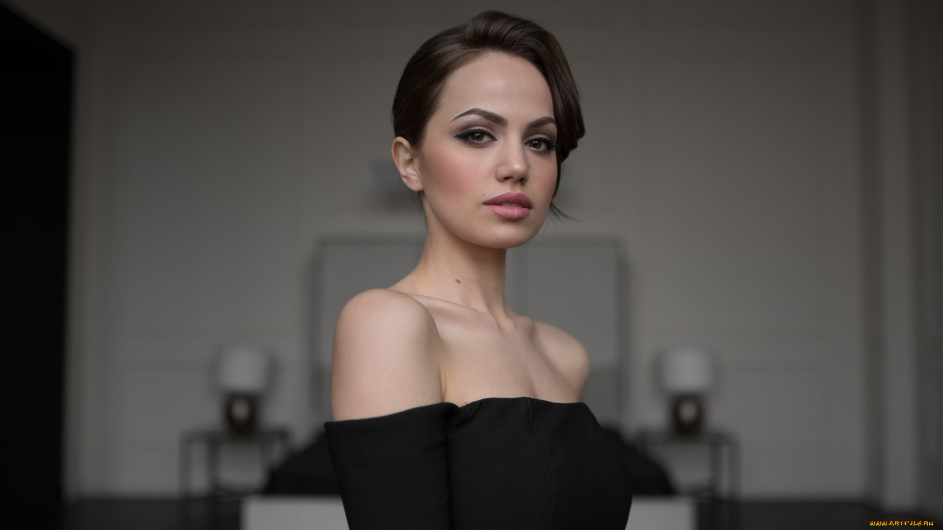 девушки, -unsort, , брюнетки, темноволосые, pale, brown, eyes, black, clothing, no, bra, девушка, bare, shoulders, hair, декольте, brunette, иван, проскурин, juicy, lips, heyeshadow, portrait, face