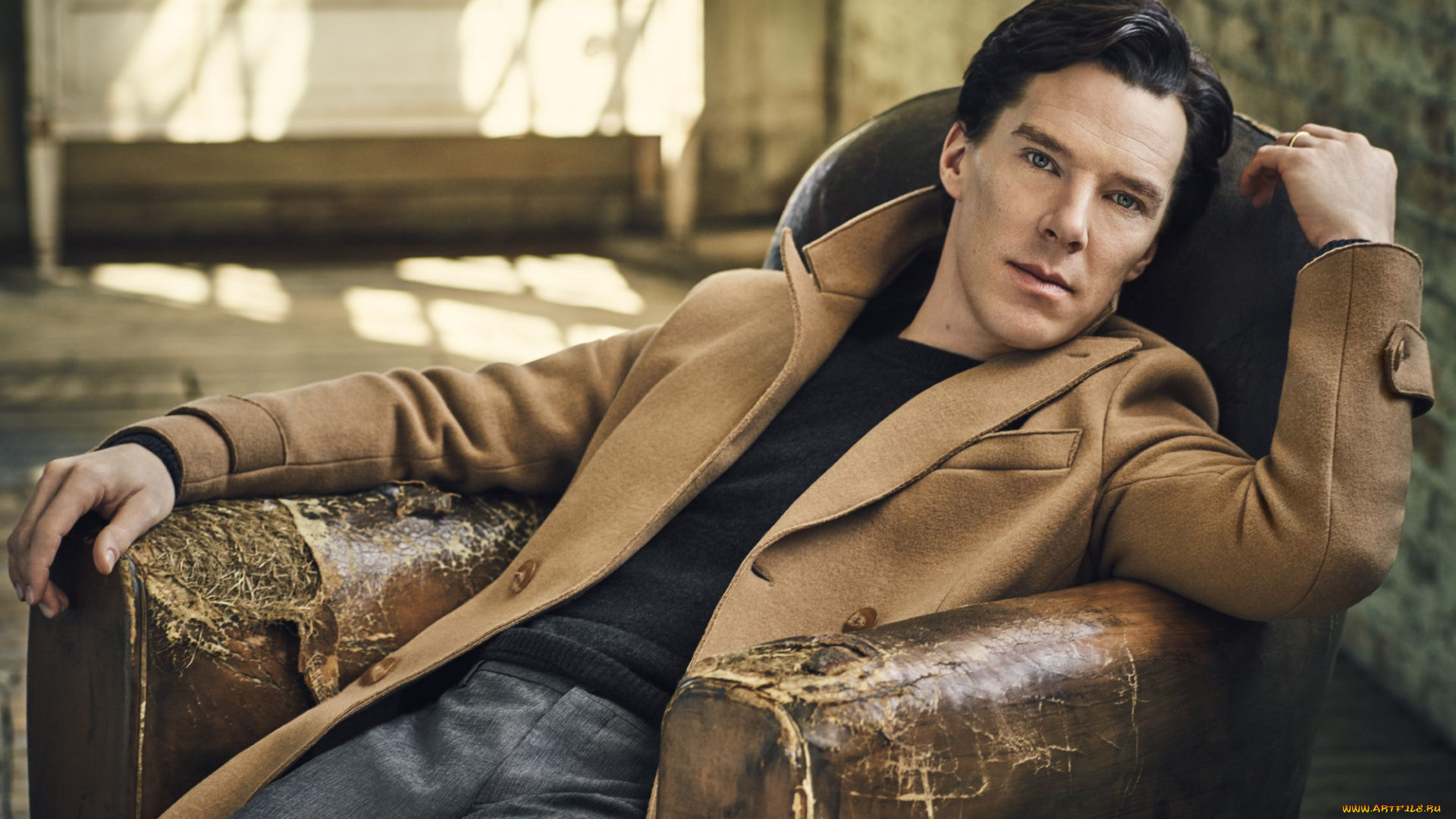 мужчины, benedict, cumberbatch, фотосессия, в, кресле, 2016, сидит, поза, пальто, vanity, fair, брюки, актер, jason, bell, джемпер, бенедикт, камбербэтч, benedict, cumberbatch
