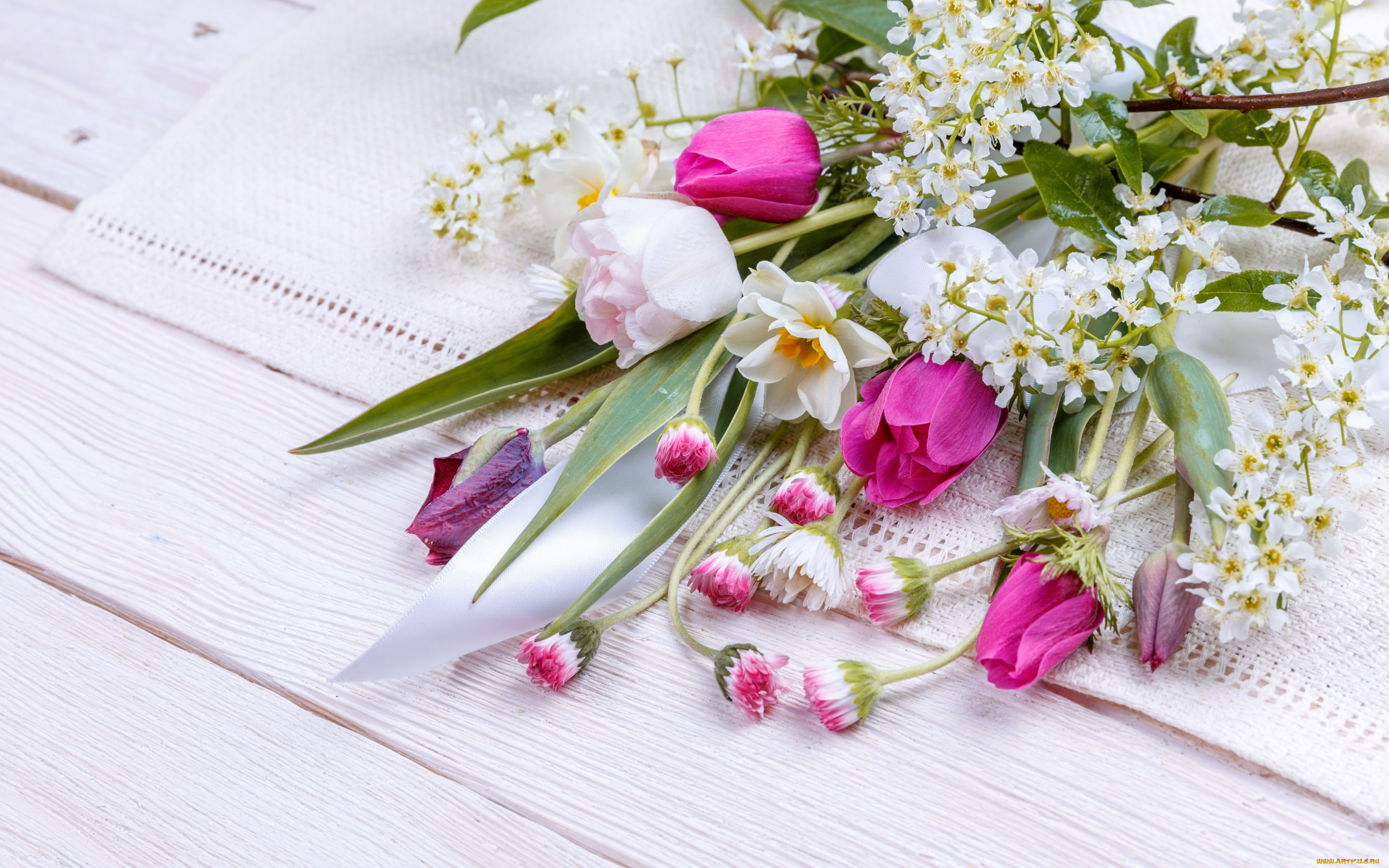 цветы, букеты, , композиции, flowers, spring, лента, букет, pink, wood, colorful, весна, бутоны