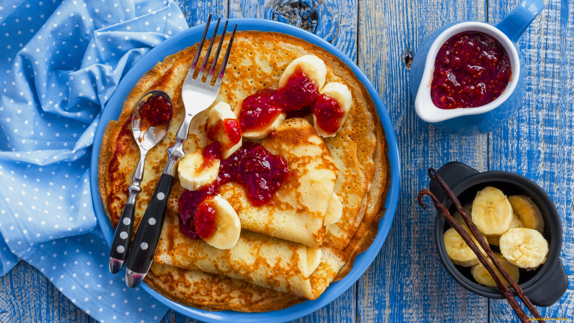 еда, блины, , оладьи, малиновое, варенье, бананы