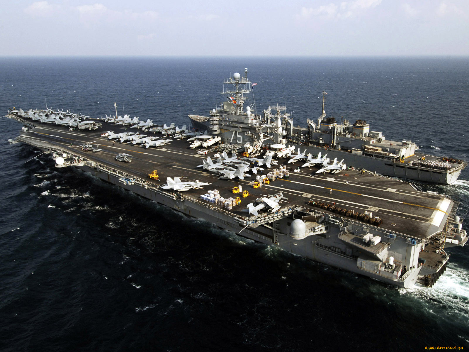 корабли, разные, вместе