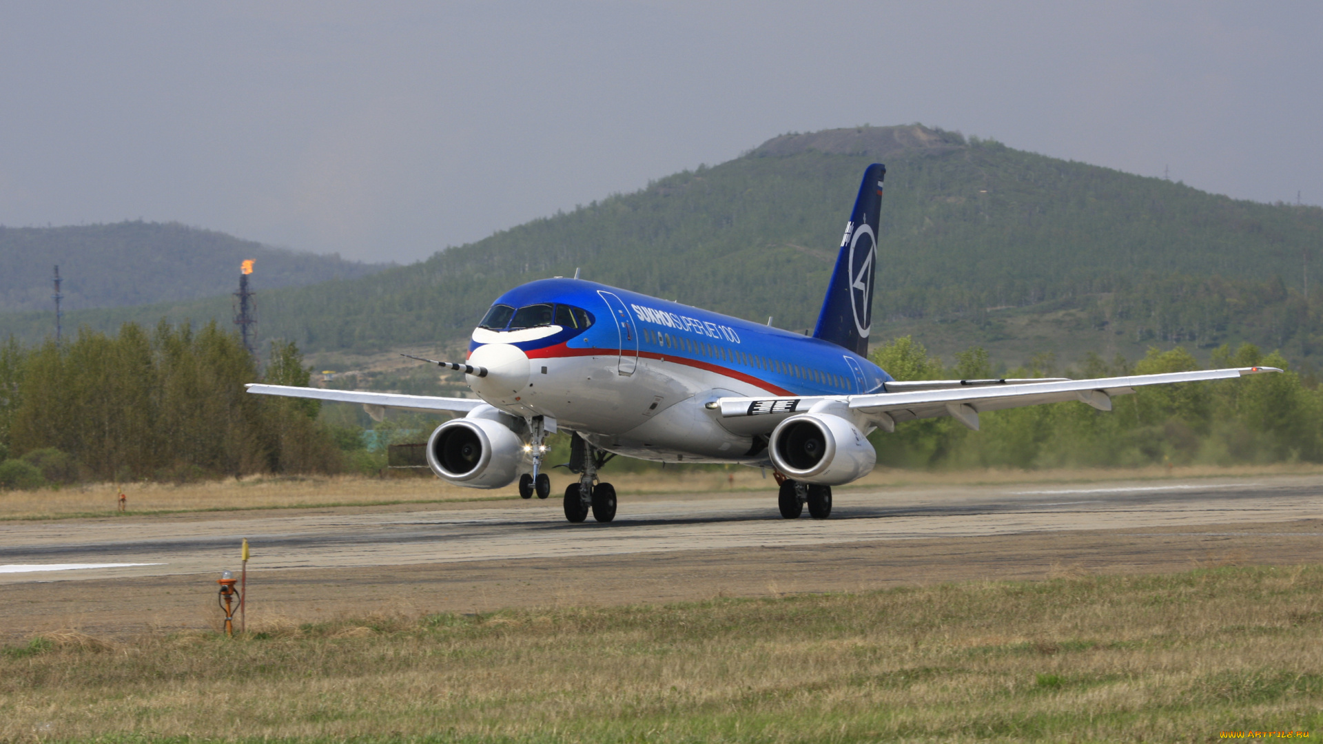 авиация, пассажирские, самолёты, гражданская, посадка, лето, sukhoisuperjet-100, ssj, 100