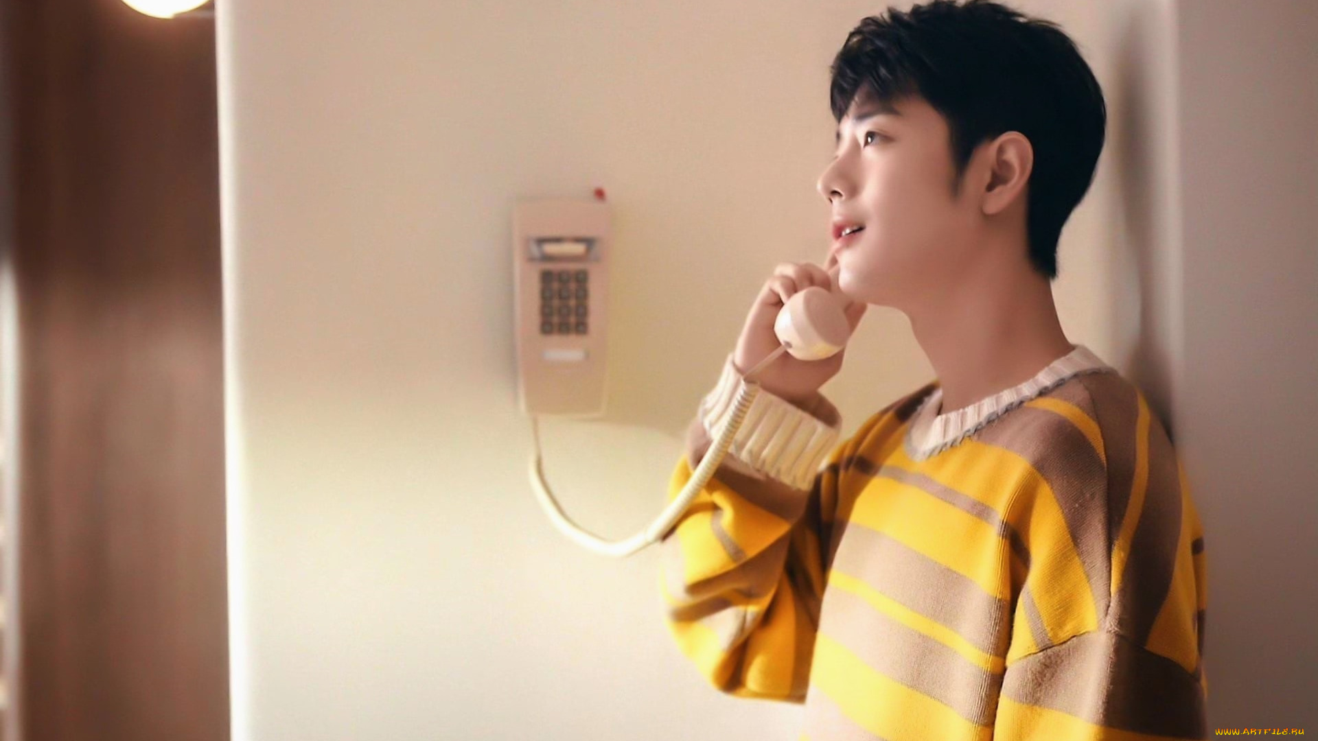 мужчины, xiao, zhan, актер, свитер, телефон, стена