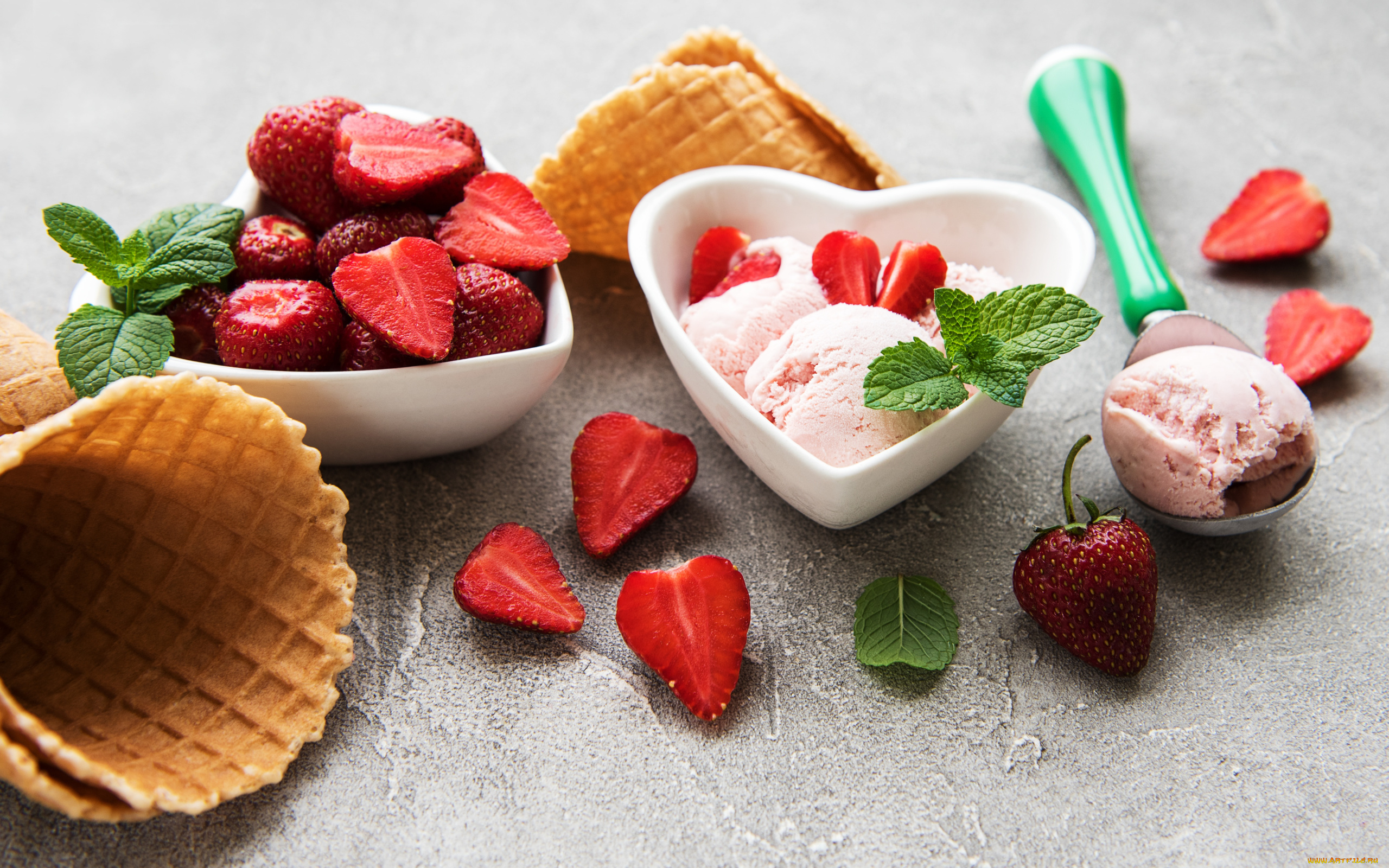 еда, мороженое, , десерты, вафельный, рожок, мята, ягоды, клубника