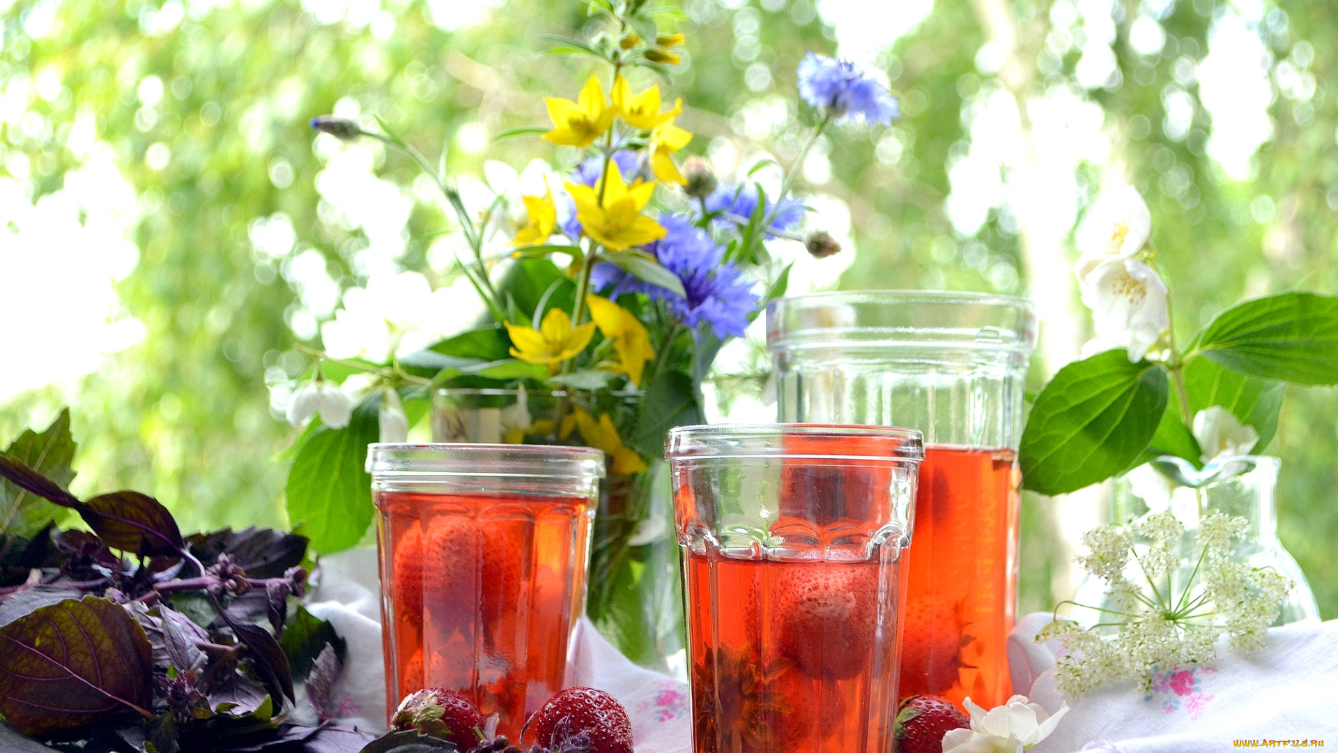 еда, напитки, , сок, напиток, компот, стаканы, цветы, лето, клубника